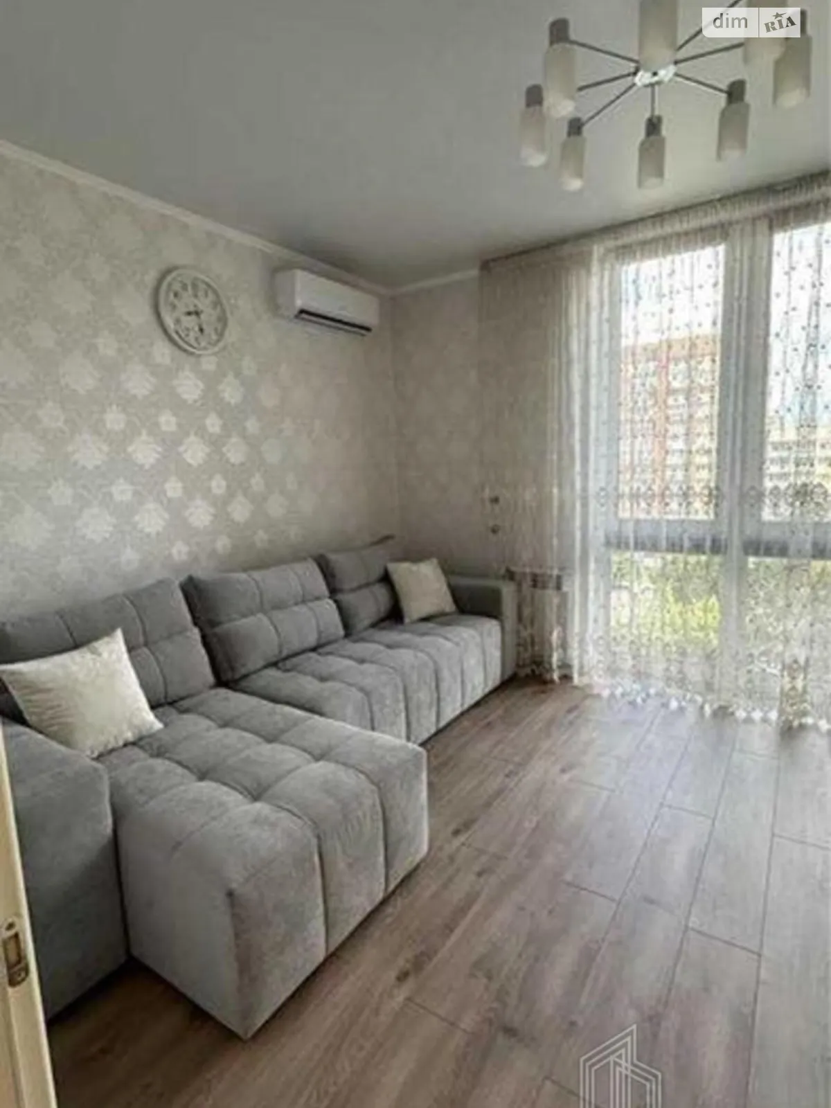 Продається 1-кімнатна квартира 53.7 кв. м у Києві, вул. Деміївська, 13 - фото 1