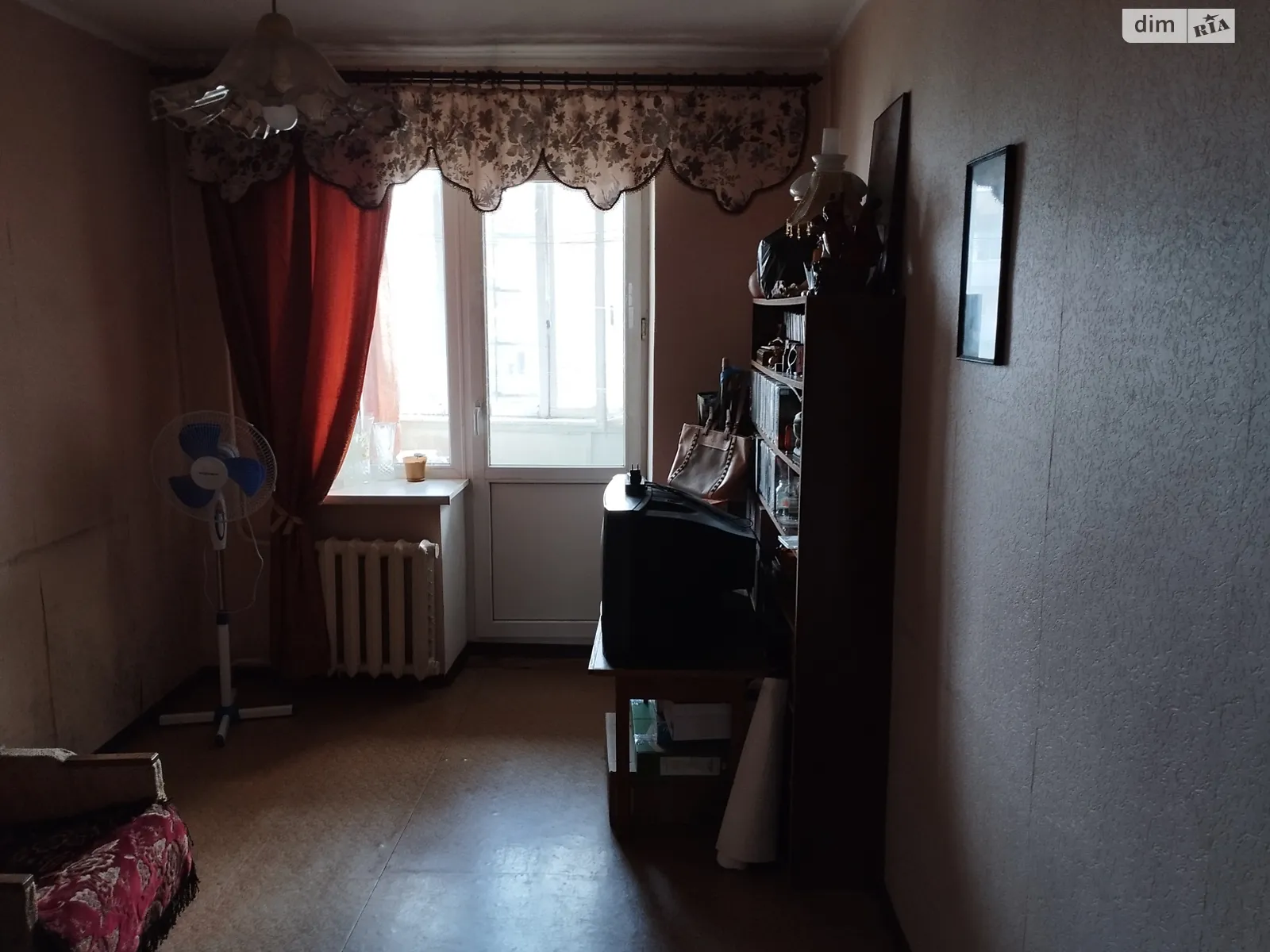 Продается 3-комнатная квартира 71 кв. м в Днепре, ул. Семафорная, 32 - фото 1