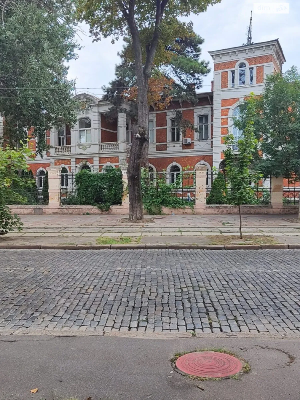 Продается 7-комнатная квартира 169.4 кв. м в Одессе, бул. Французский, 23/25 - фото 1
