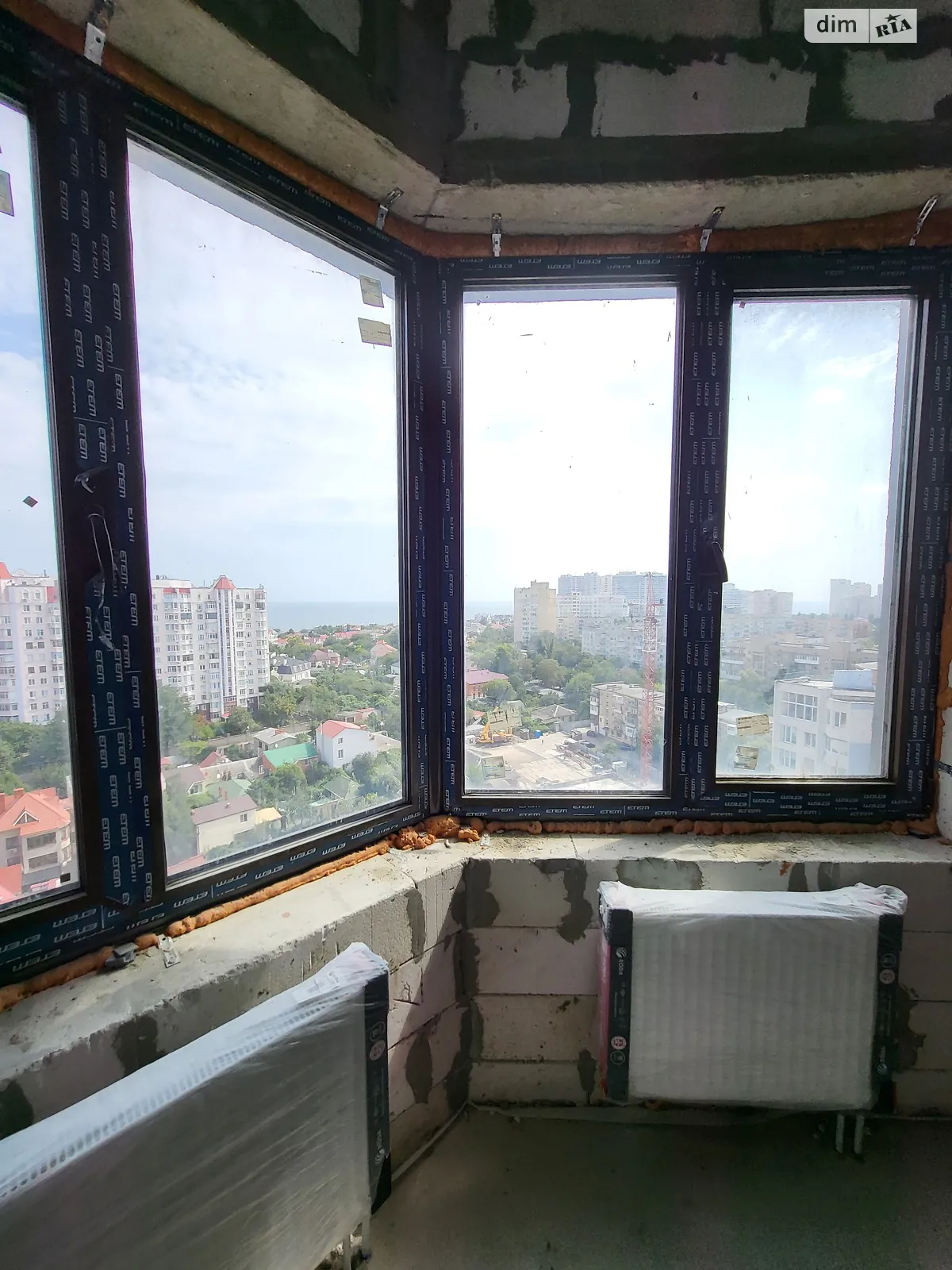 Продається 2-кімнатна квартира 70 кв. м у Одесі, пров. Полуничний, 24 - фото 1