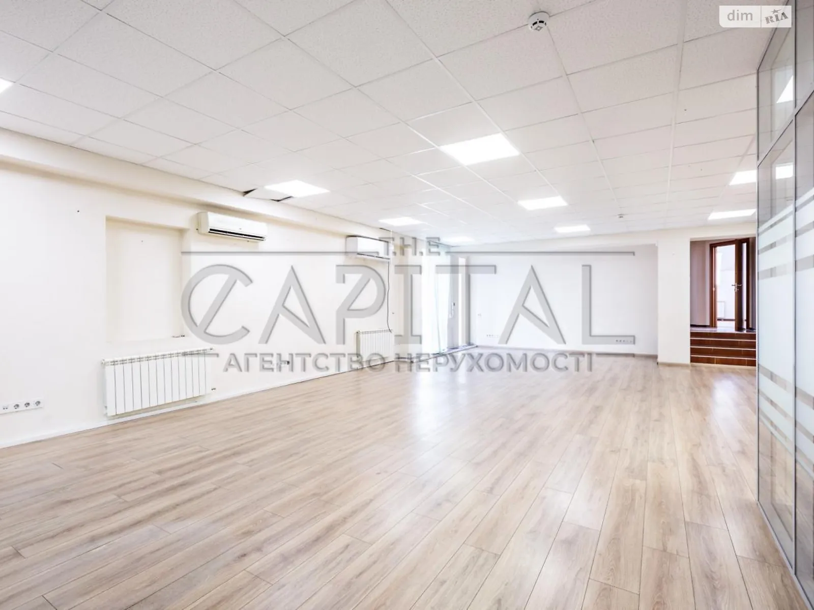 Сдается в аренду офис 207 кв. м в бизнес-центре, цена: 2200 $ - фото 1