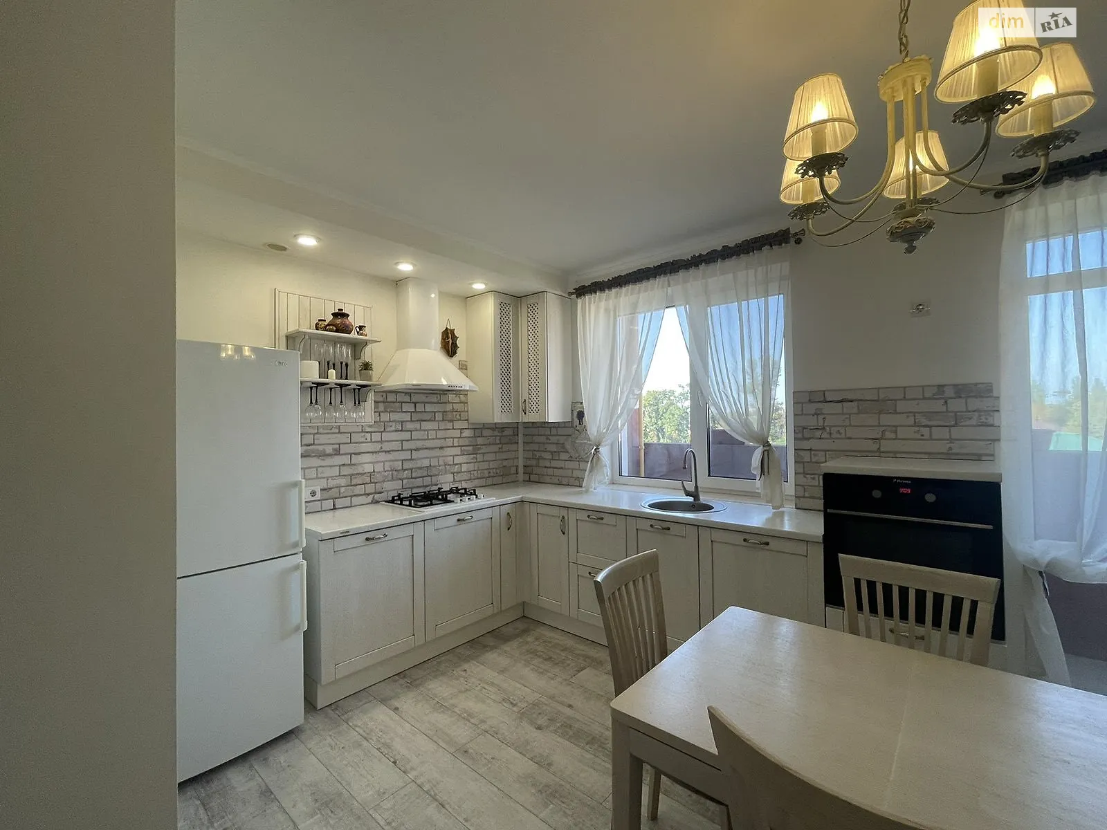 Продається 2-кімнатна квартира 64.6 кв. м у Гостомелі, вул. Остромирська - фото 1