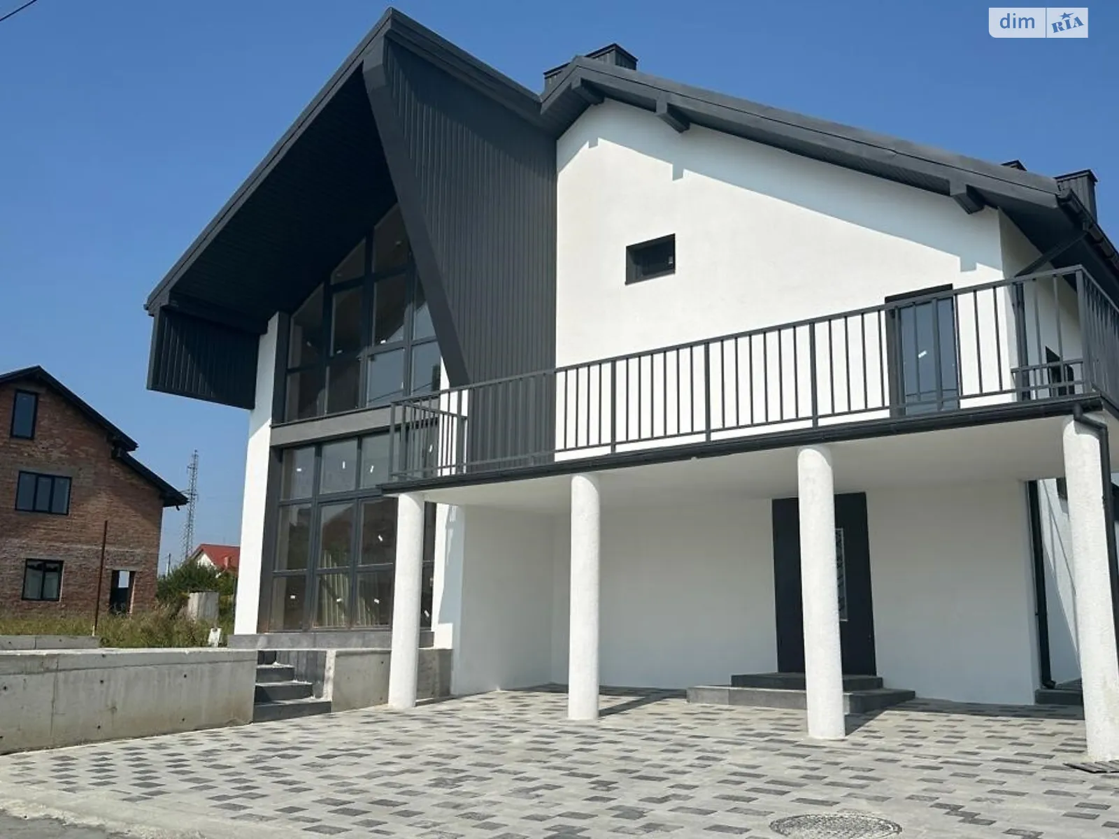 Продается дом на 2 этажа 190.3 кв. м с бассейном, цена: 130000 $ - фото 1
