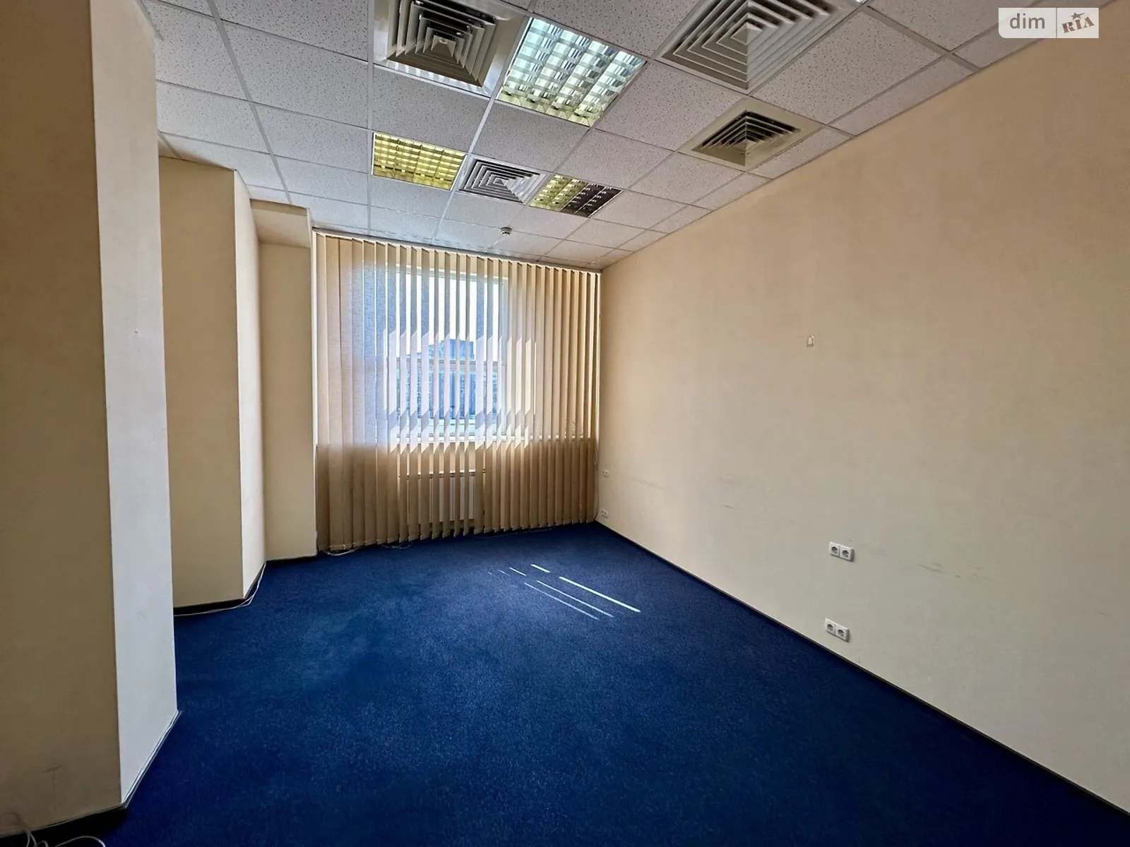 Сдается в аренду офис 30.5 кв. м в бизнес-центре, цена: 10675 грн - фото 1