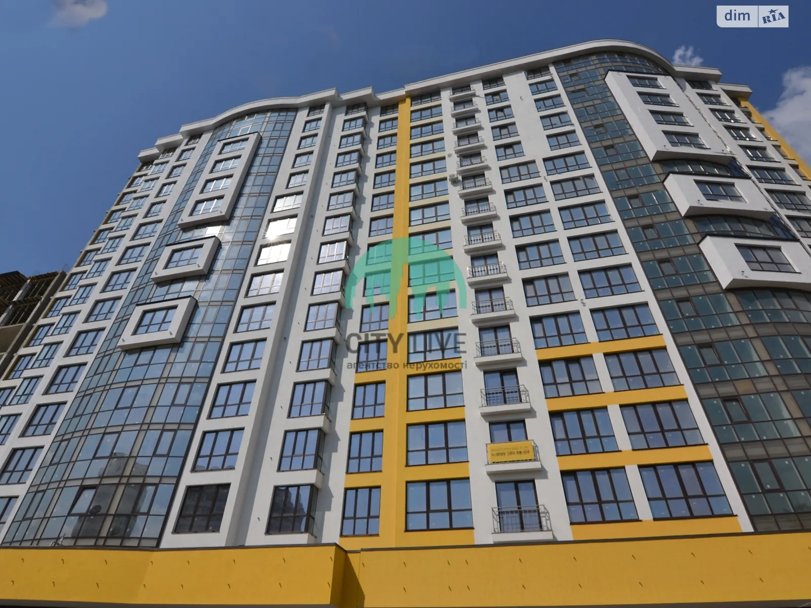 Продається 2-кімнатна квартира 74 кв. м у Івано-Франківську, вул. Івасюка, 82 - фото 1