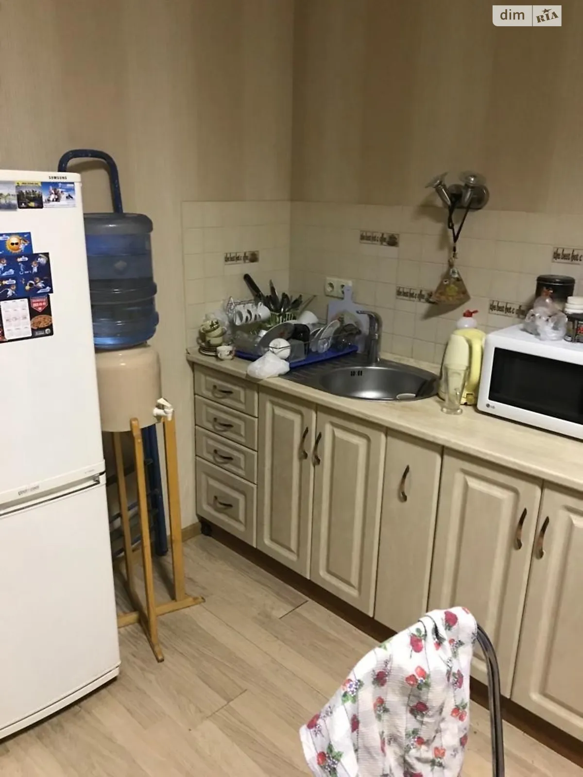 Сдается в аренду офис 100 кв. м в бизнес-центре, цена: 1000 € - фото 1