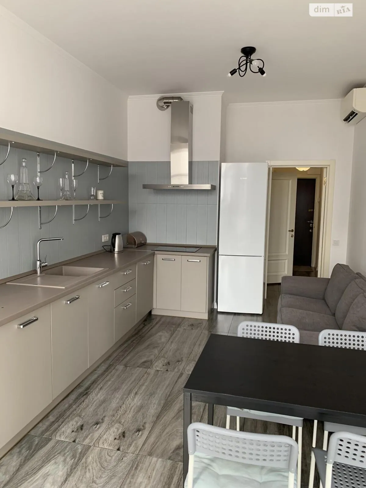 Продается 2-комнатная квартира 62 кв. м в Киеве, ул. Андрея Верхогляда(Драгомирова), 20 - фото 1