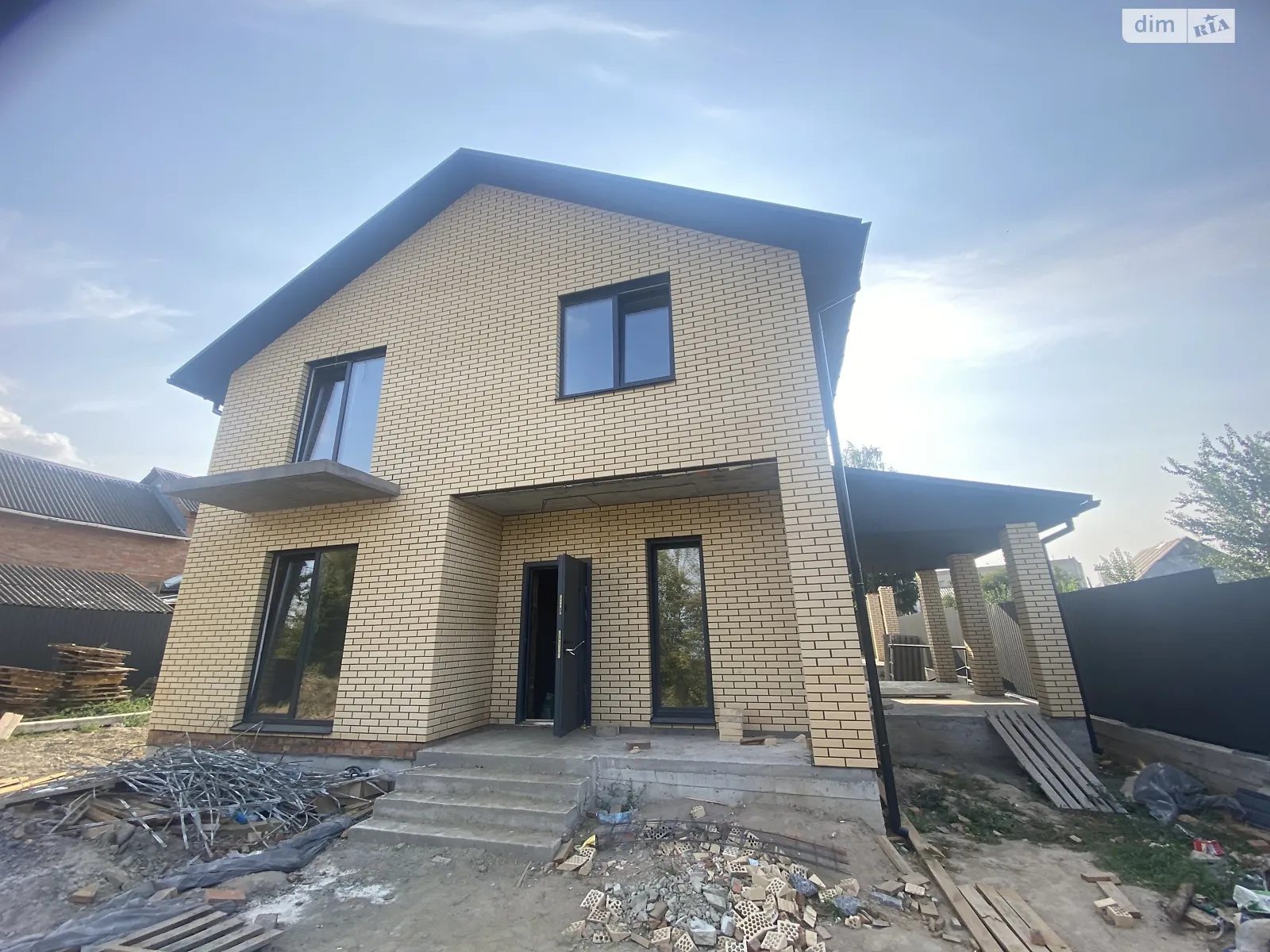 Продается дом на 2 этажа 120 кв. м с верандой, цена: 115000 $ - фото 1