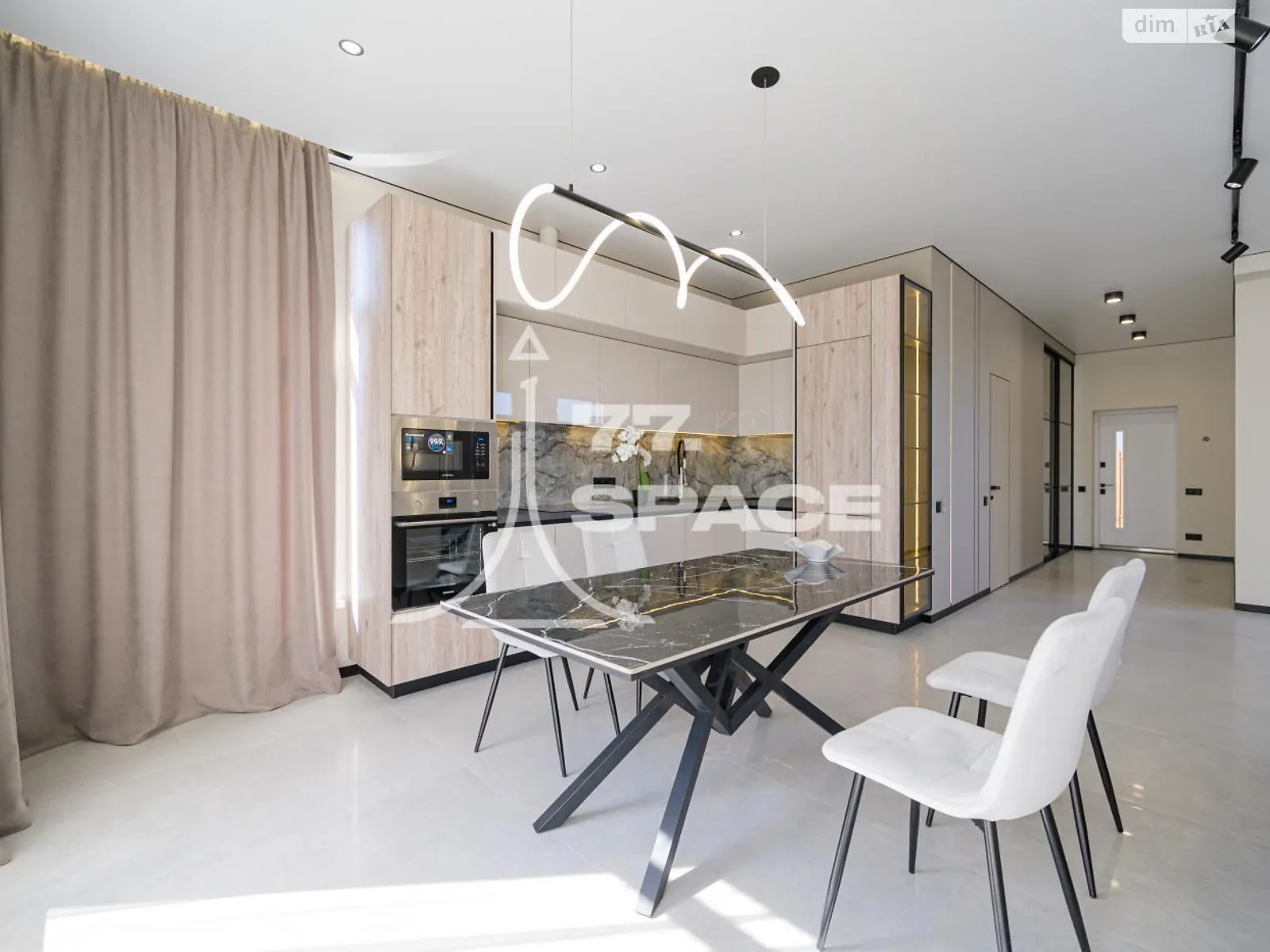 Продается дом на 2 этажа 150 кв. м с гаражом, цена: 220000 $ - фото 1
