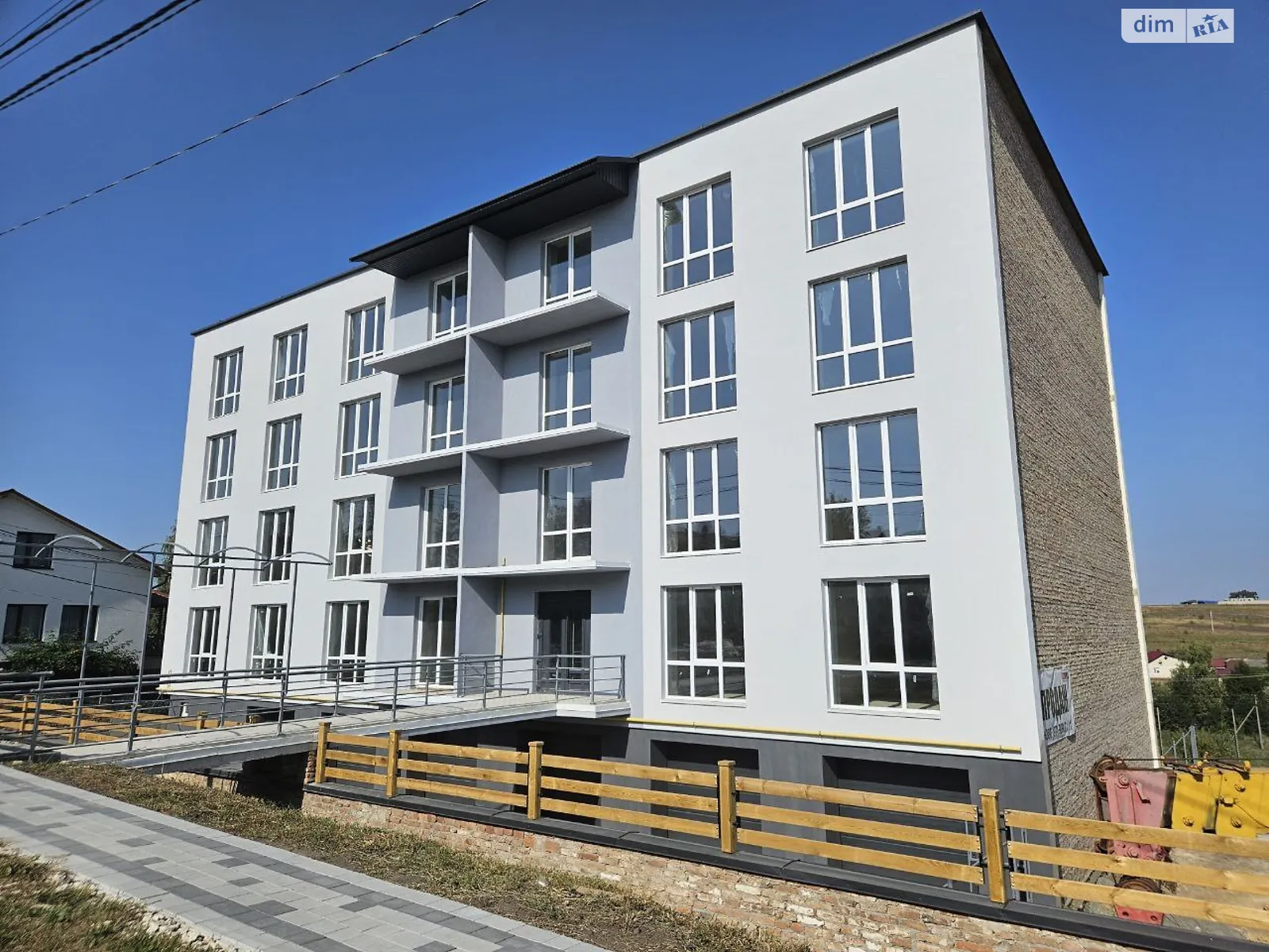 Продается 1-комнатная квартира 44.3 кв. м в Подгородном, ул. Пасечная - фото 1