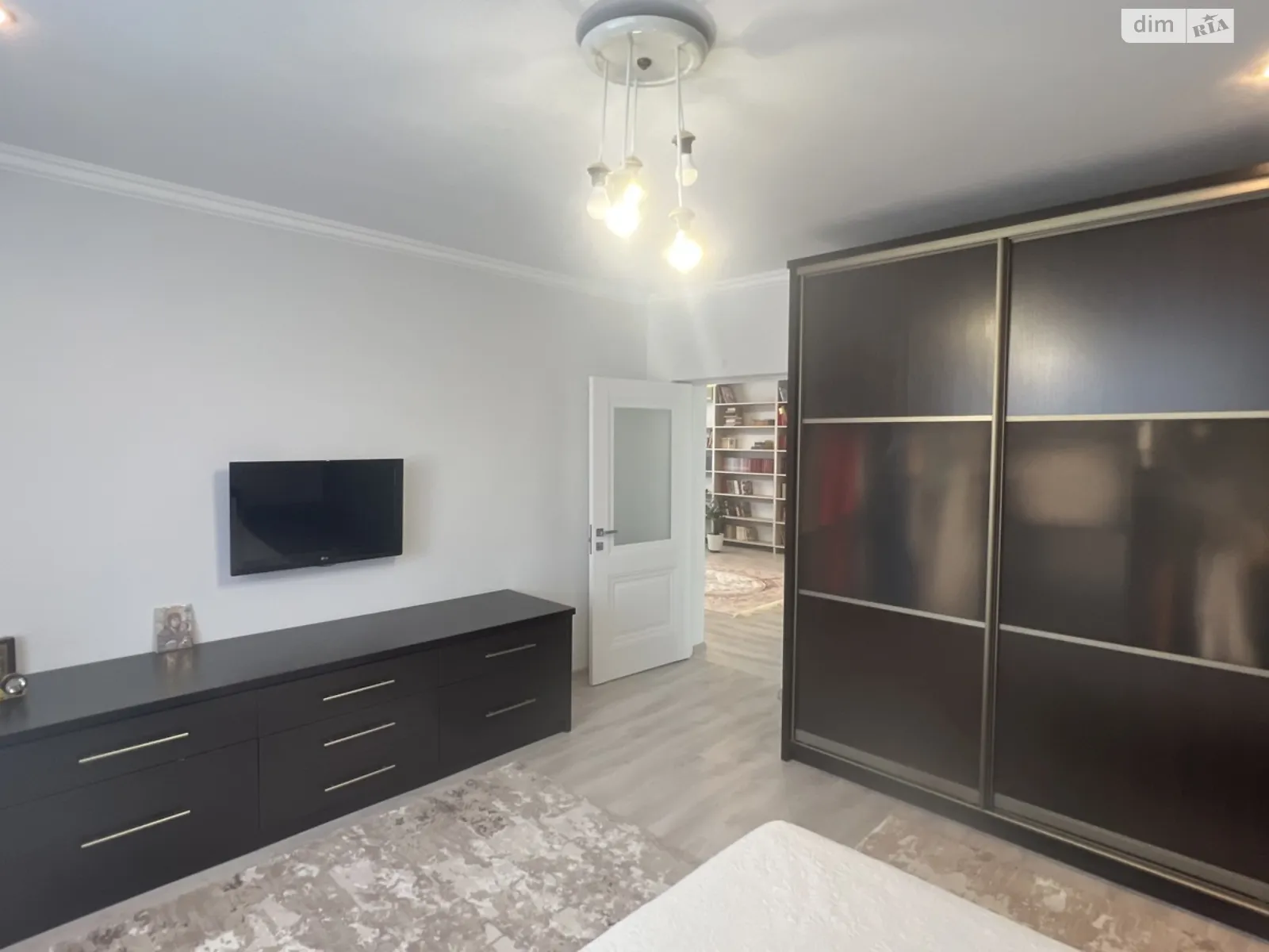 Продается дом на 2 этажа 250 кв. м с террасой, цена: 249000 $ - фото 1