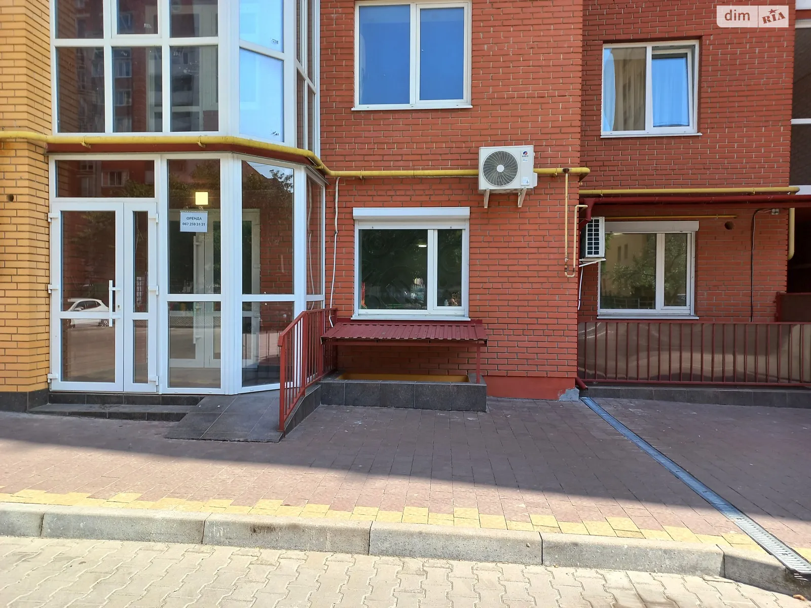 Сдается в аренду помещения свободного назначения 66 кв. м в 10-этажном здании, цена: 500 $ - фото 1