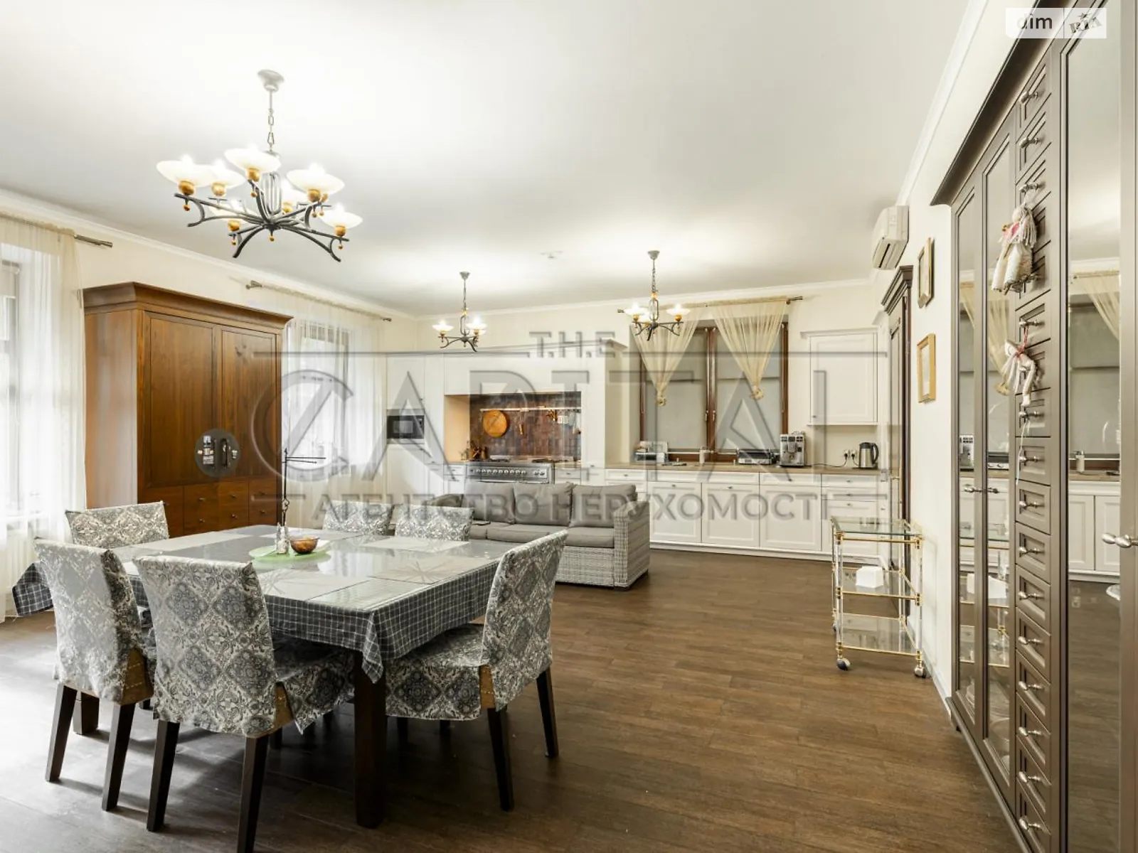 Продается дом на 2 этажа 700 кв. м с балконом, цена: 3700000 $ - фото 1