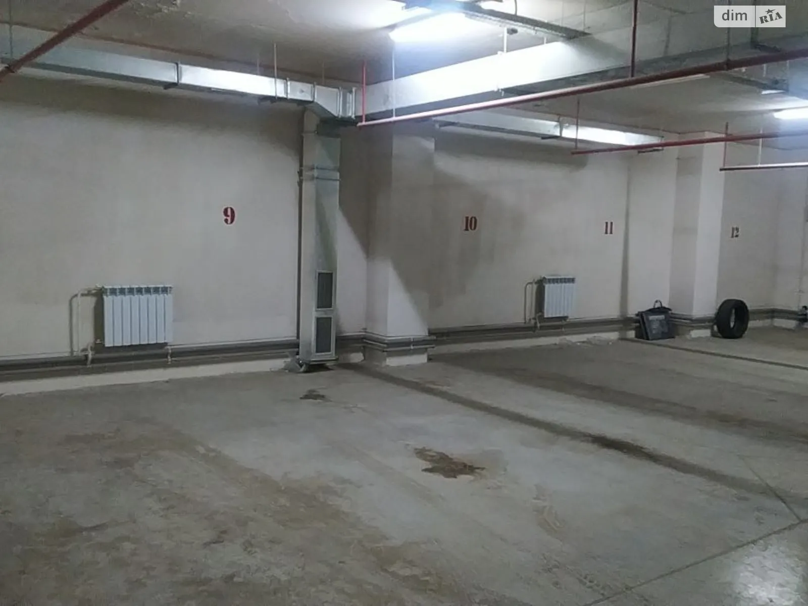 Продается подземный паркинг под легковое авто на 17 кв. м, цена: 10000 $ - фото 1