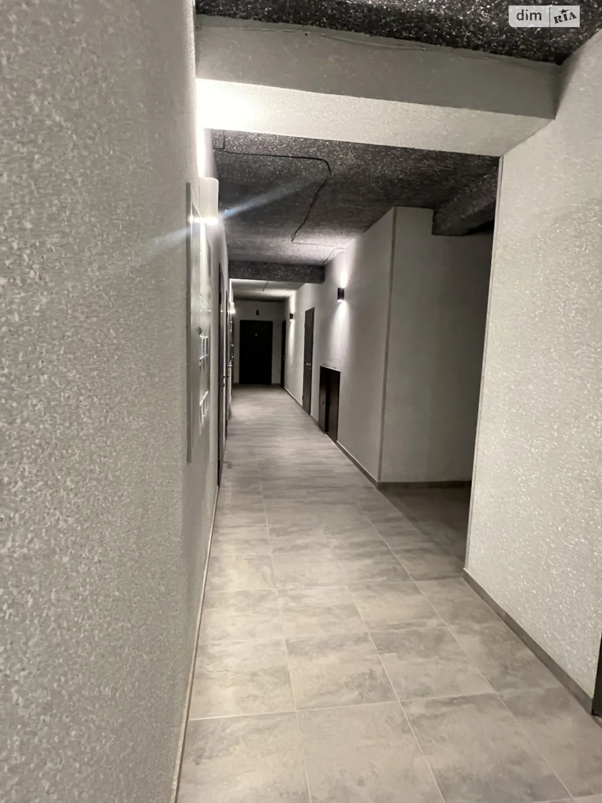 Продается 1-комнатная квартира 23.5 кв. м в Гостомеле, ул. Мирная, 3Е - фото 1
