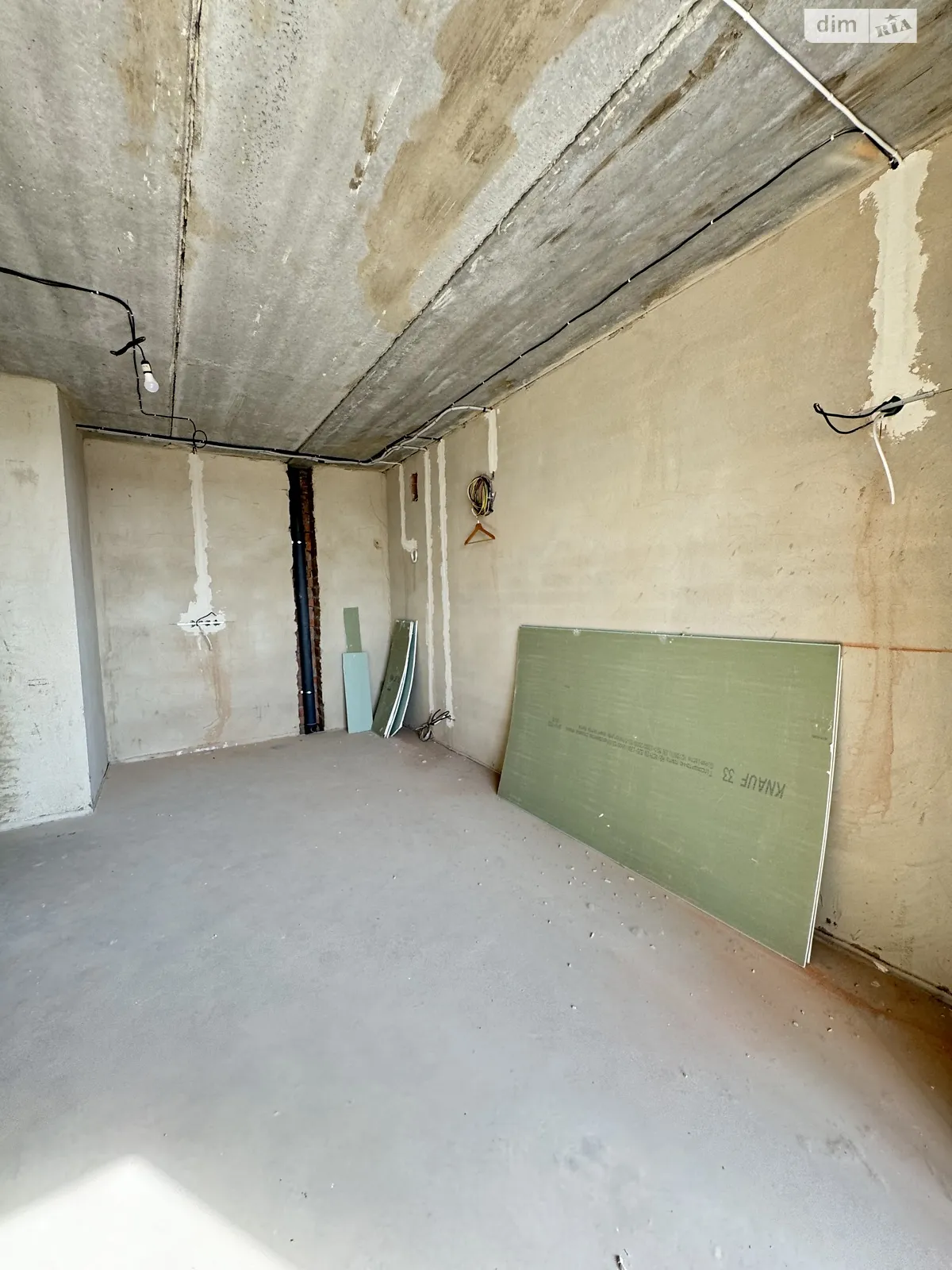 Продається 1-кімнатна квартира 42 кв. м у Гостомелі, вул. Мирна - фото 1