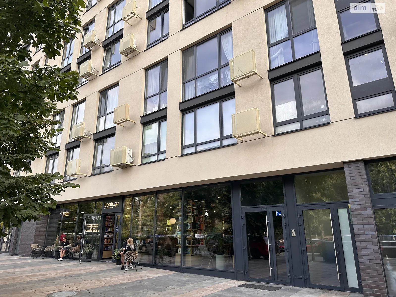 Продается 1-комнатная квартира 34 кв. м в Киеве, ул. Салютная, 2 - фото 1