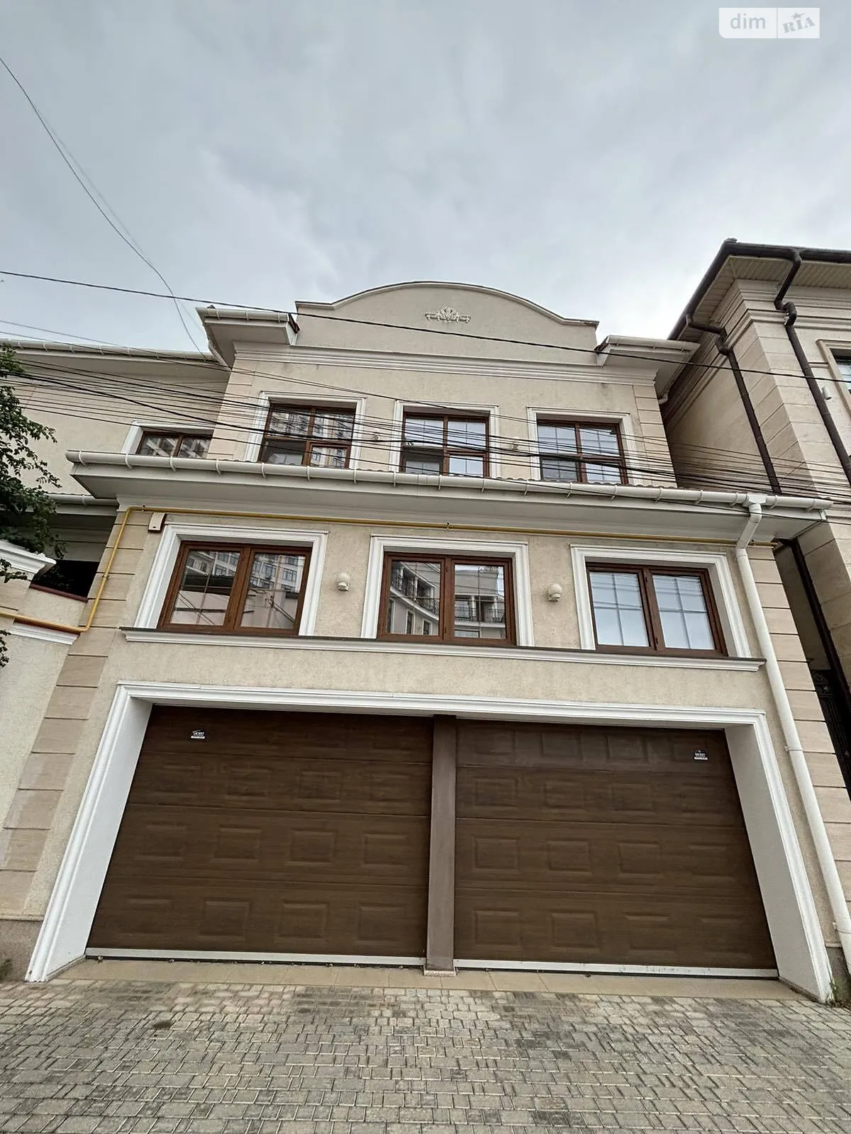 Продается дом на 2 этажа 464 кв. м с участком, цена: 580000 $ - фото 1