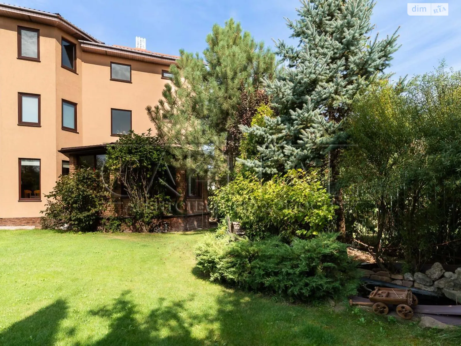 Продается дом на 3 этажа 260 кв. м с балконом, цена: 193000 $ - фото 1