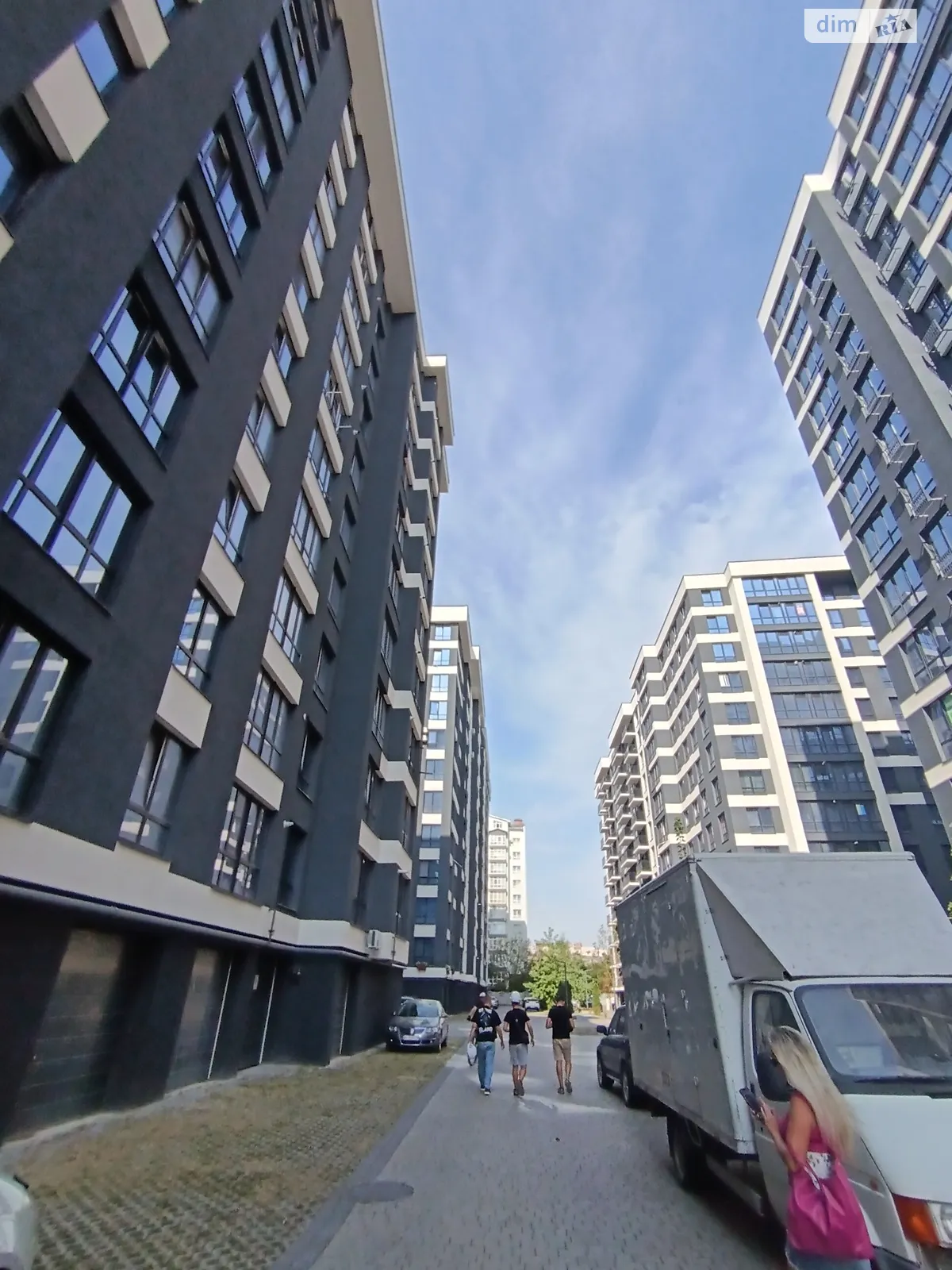 Продается 1-комнатная квартира 40 кв. м в Ивано-Франковске, ул. Химиков, 35 - фото 1
