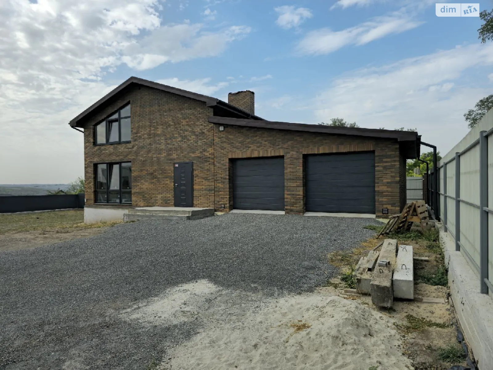 Продается дом на 2 этажа 175.6 кв. м с мансардой, цена: 160000 $ - фото 1