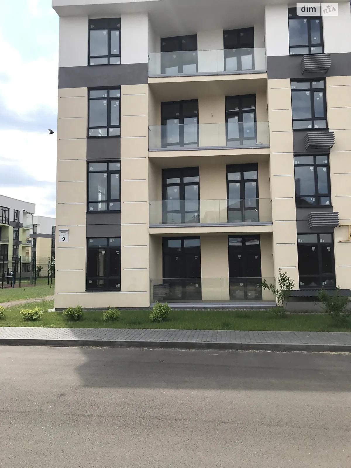 Продається 3-кімнатна квартира 74.2 кв. м у Києві, вул. Дубищанська, 9 - фото 1