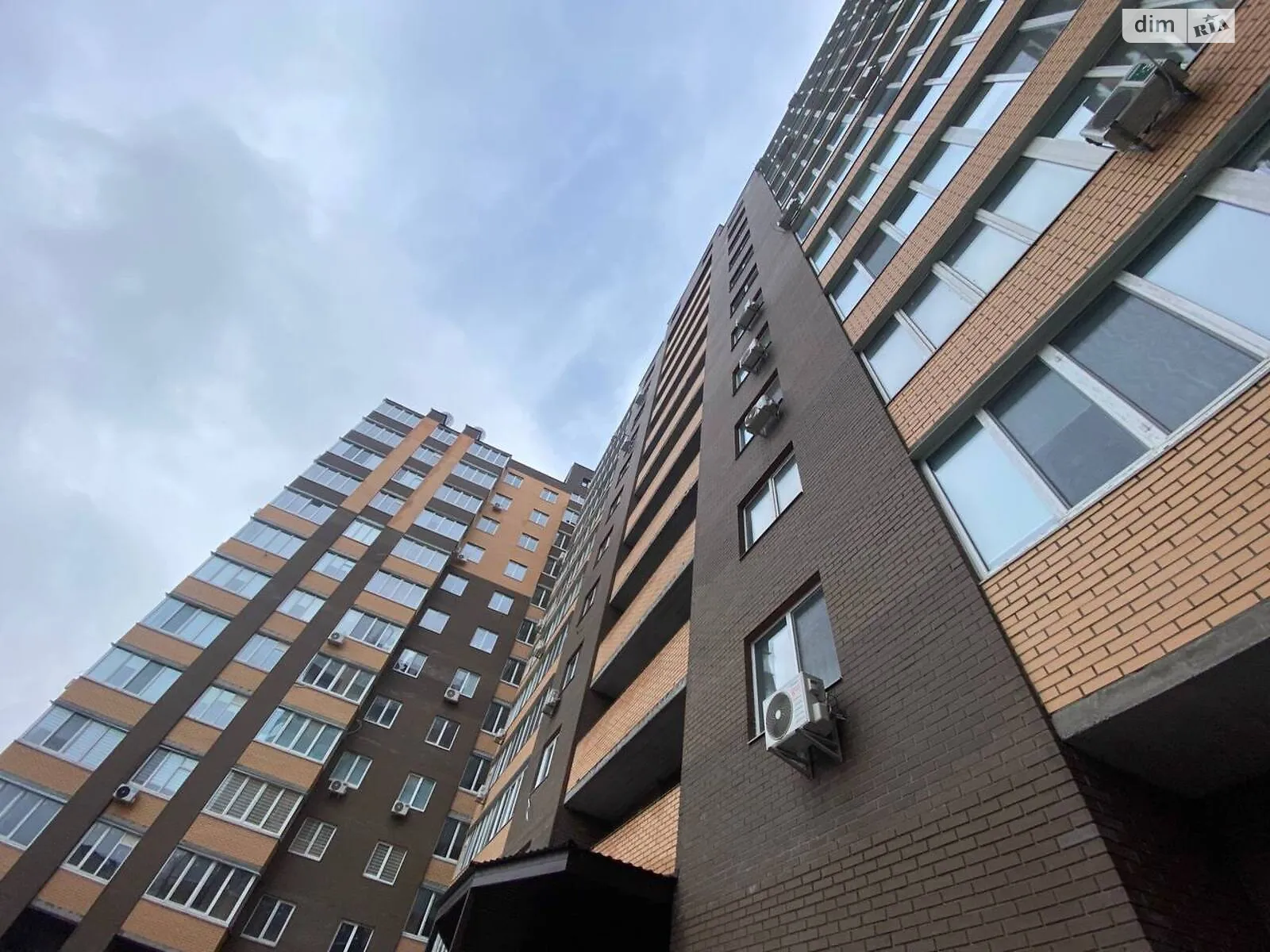 Продается 1-комнатная квартира 67 кв. м в Черкассах, ул. Гоголя, 261/3 - фото 1