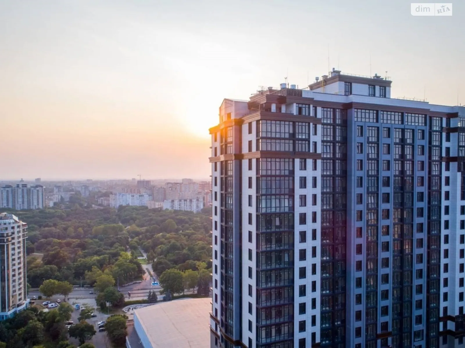 Продається 1-кімнатна квартира 65 кв. м у Одесі, просп. Шевченка, 31 - фото 1