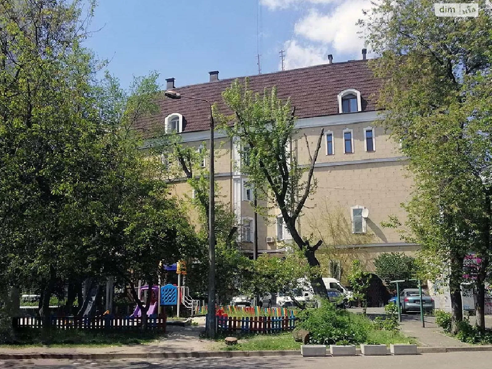 Продается офис 247 кв. м в бизнес-центре, цена: 570000 $ - фото 1