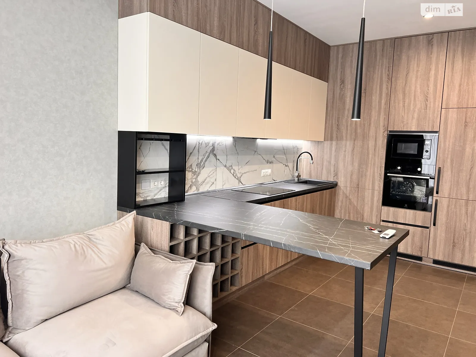 Продається 2-кімнатна квартира 73 кв. м у Одесі, пров. Курортний, 1Б - фото 1