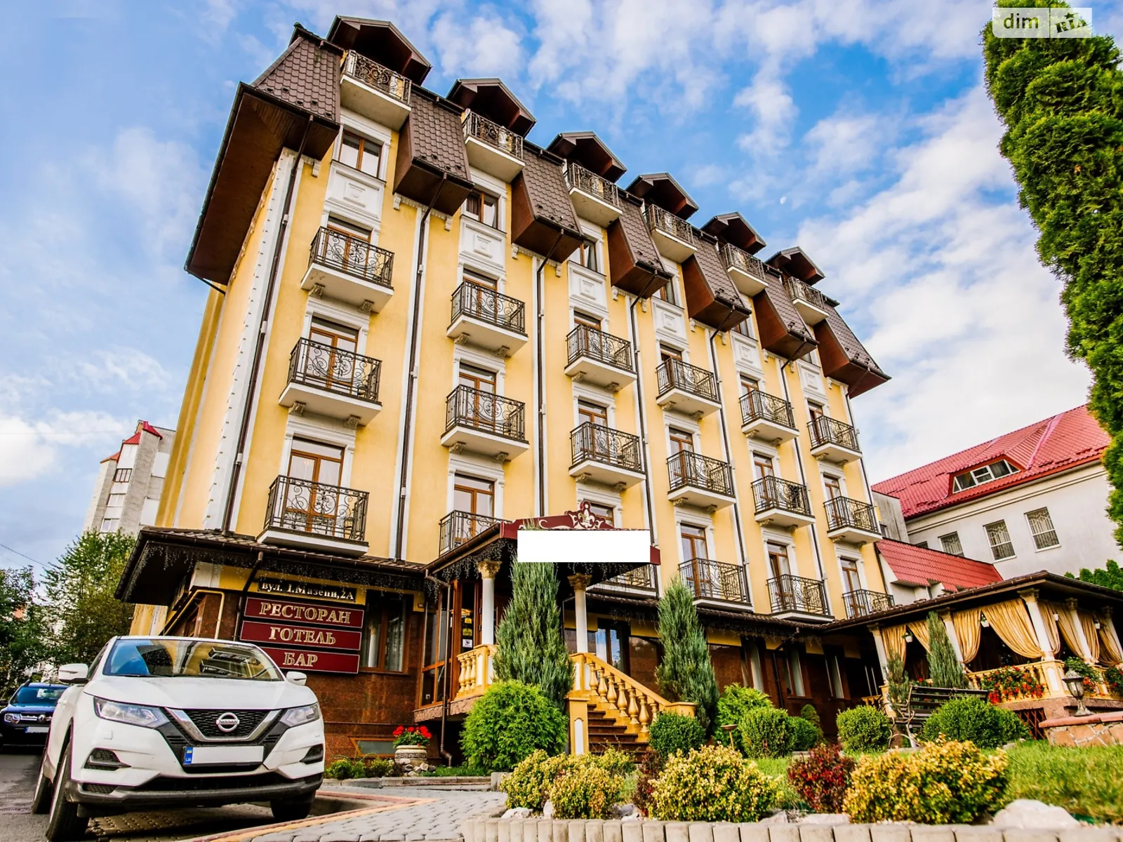 Продается объект сферы услуг 1862 кв. м в 5-этажном здании, цена: 2600000 € - фото 1