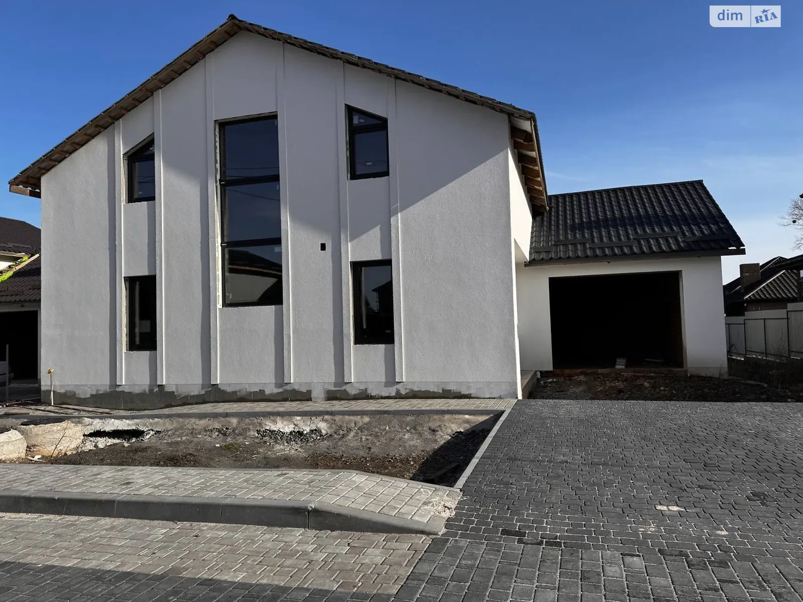 Продается дом на 2 этажа 225 кв. м с беседкой, цена: 105000 $ - фото 1