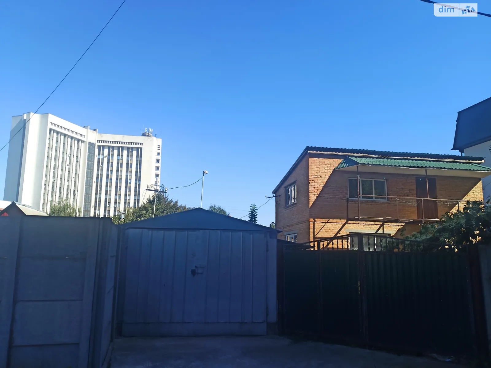 Продается дом на 2 этажа 90 кв. м с участком, цена: 105000 $ - фото 1