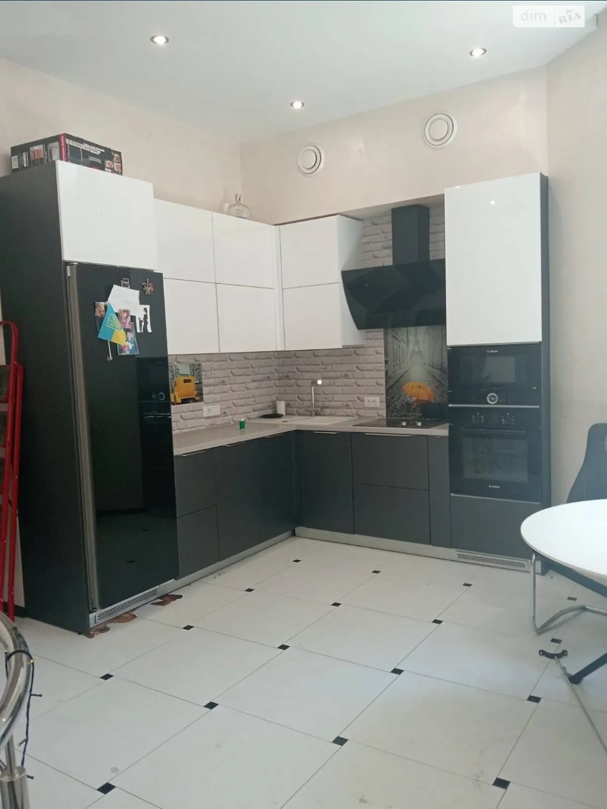 Продается 3-комнатная квартира 95.3 кв. м в Одессе, ул. Разумовская - фото 1
