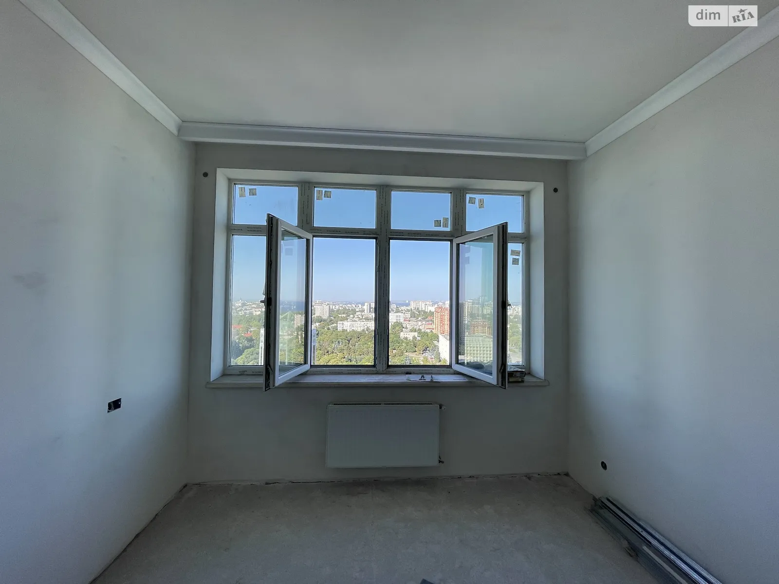 Продается 3-комнатная квартира 100 кв. м в Одессе, просп. Гагарина, 19 корпус 1 - фото 1