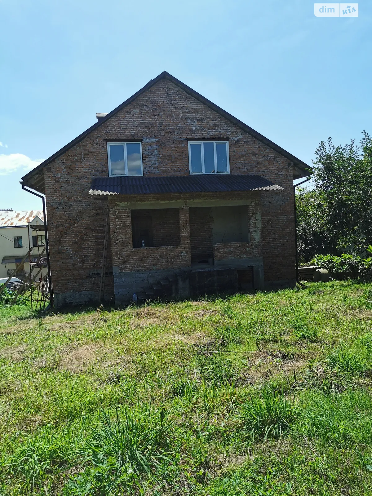 Продается дом на 3 этажа 220 кв. м с бассейном, цена: 160000 $ - фото 1