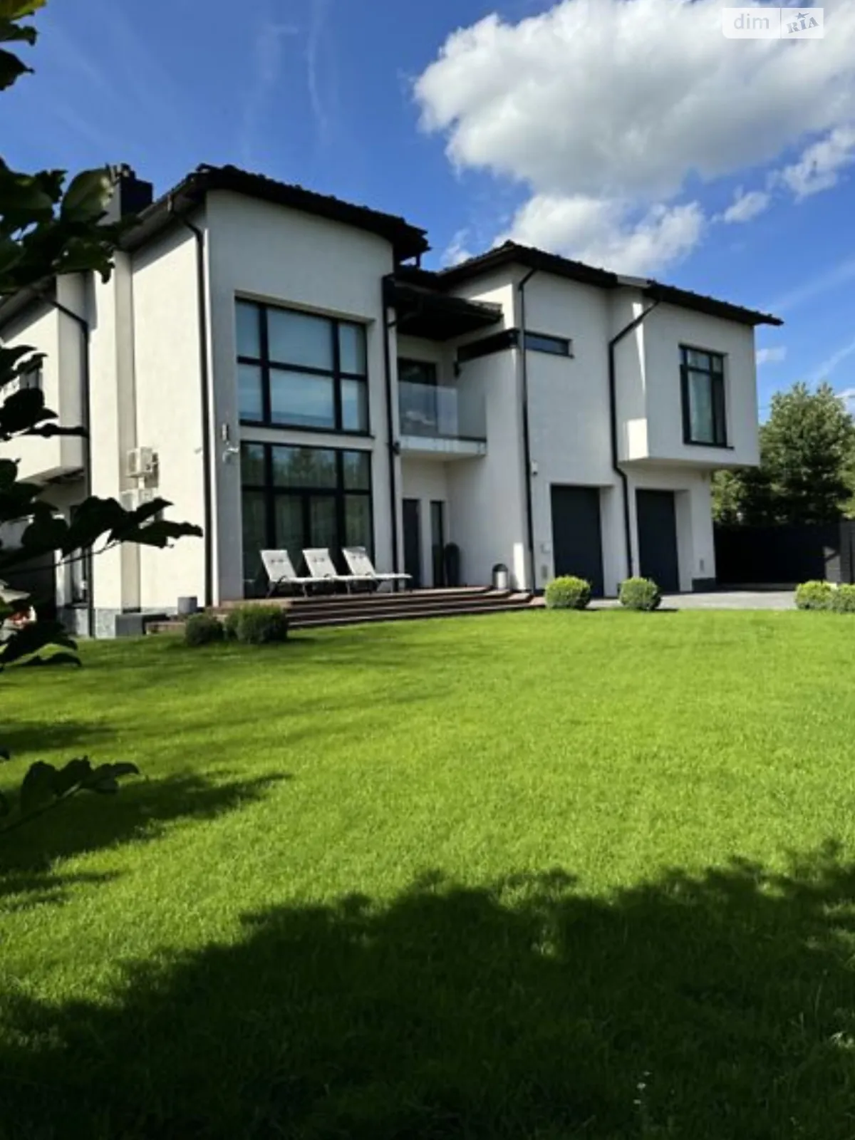 Продається будинок 2 поверховий 350 кв. м з каміном, цена: 390000 $ - фото 1