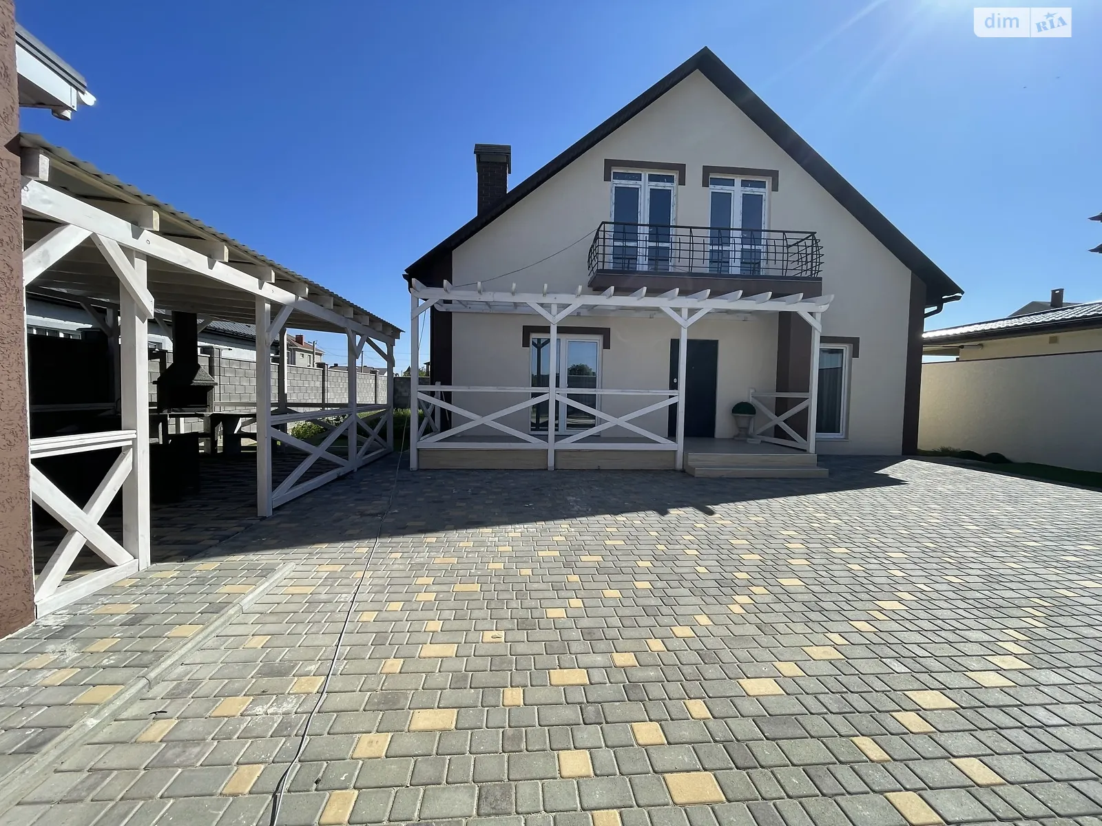 Продается дом на 2 этажа 140 кв. м с беседкой, цена: 140000 $ - фото 1