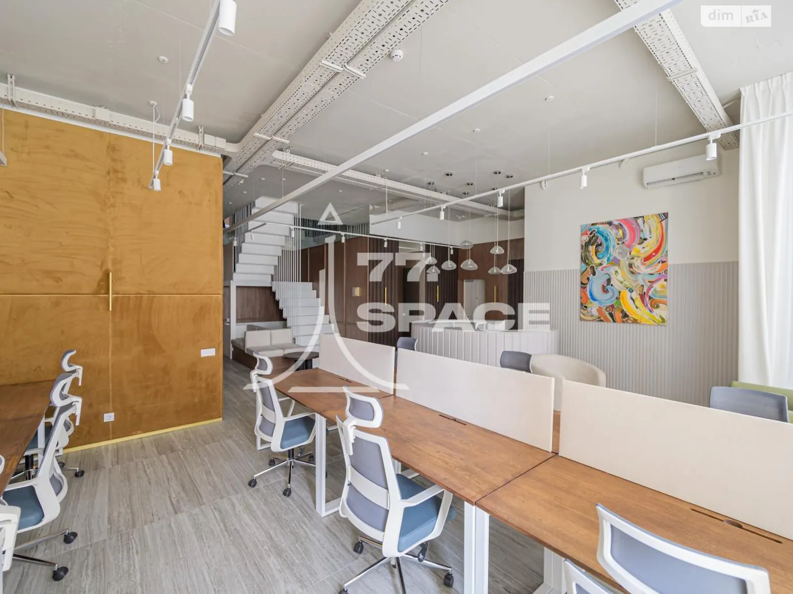 Сдается в аренду офис 222 кв. м в бизнес-центре, цена: 11000 $ - фото 1