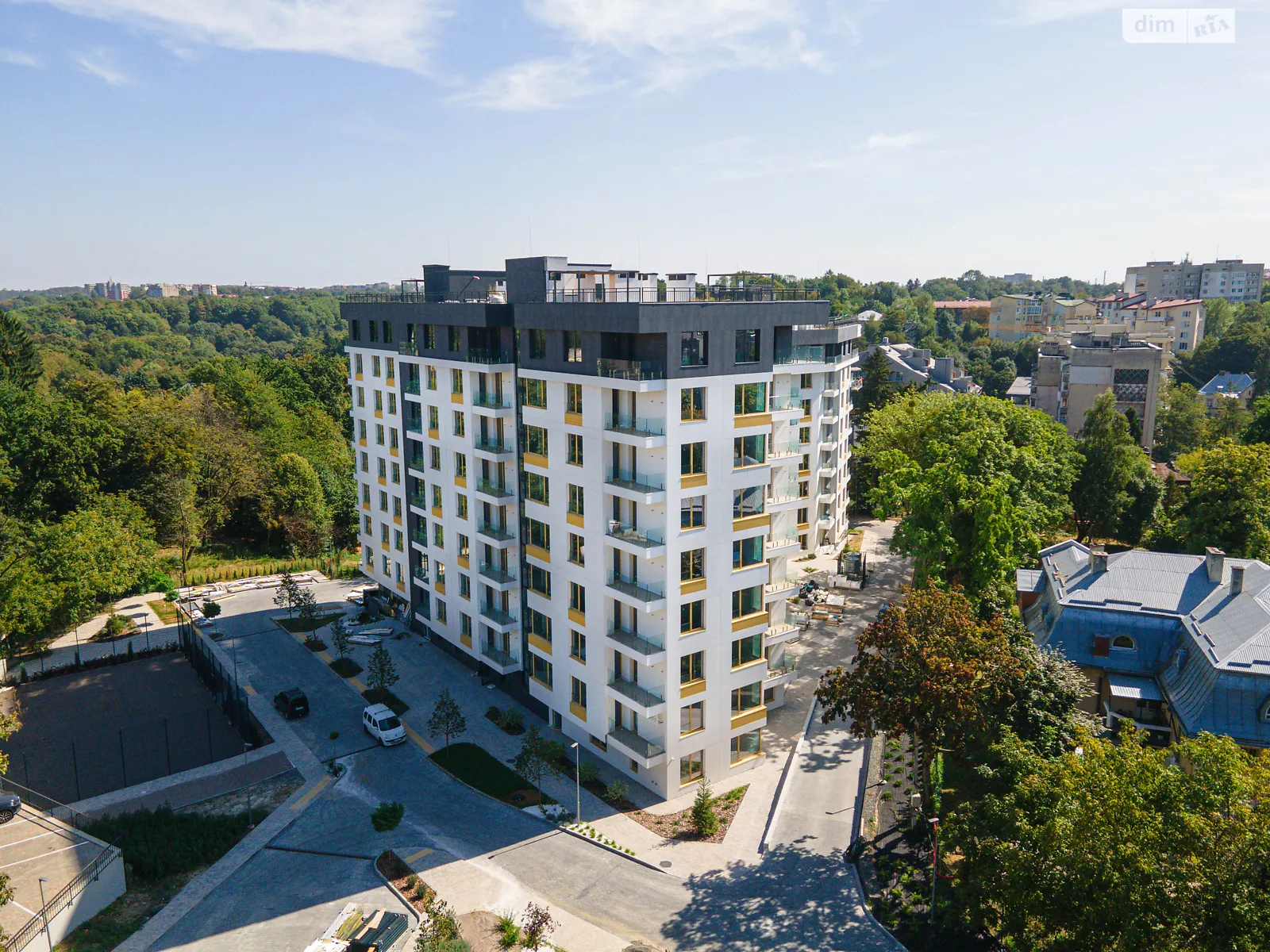 Продається 2-кімнатна квартира 86.5 кв. м у Львові, вул. Карманського - фото 1