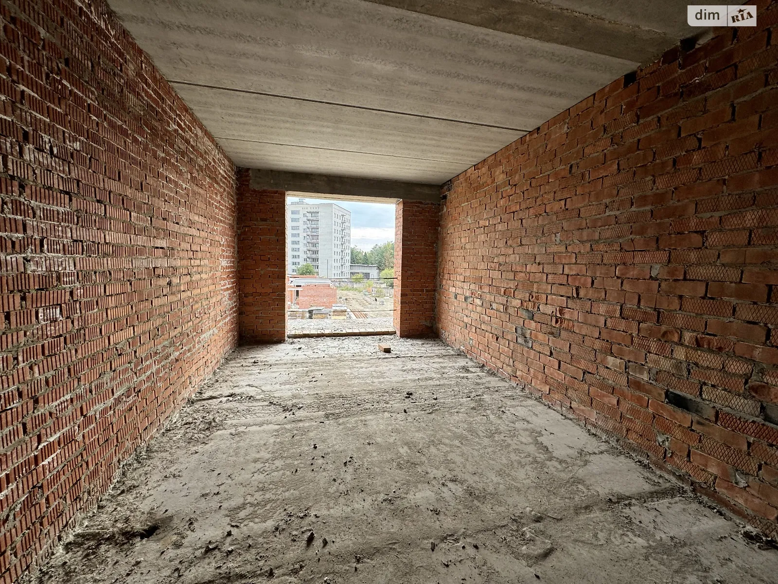 Продается 2-комнатная квартира 57 кв. м в Ивано-Франковске, ул. Левинского И. - фото 1