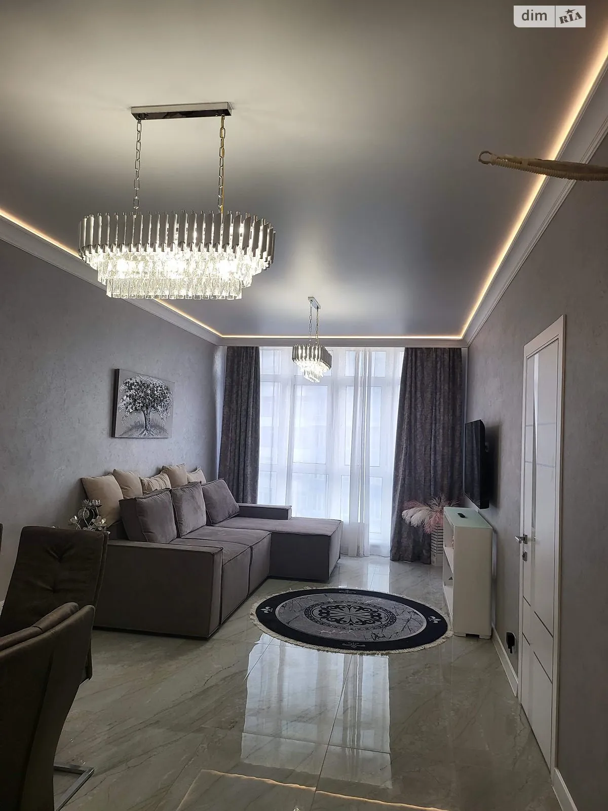Продается 3-комнатная квартира 105 кв. м в Одессе, просп. Гагарина, 19 корпус 2 - фото 1