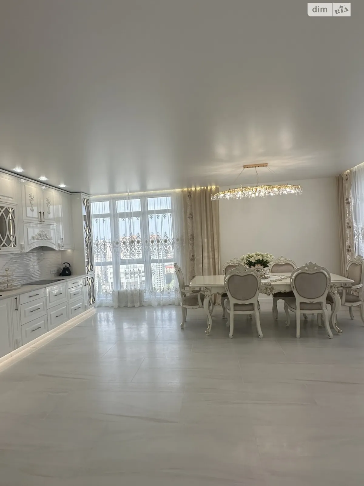 Продается 2-комнатная квартира 105 кв. м в Одессе - фото 1