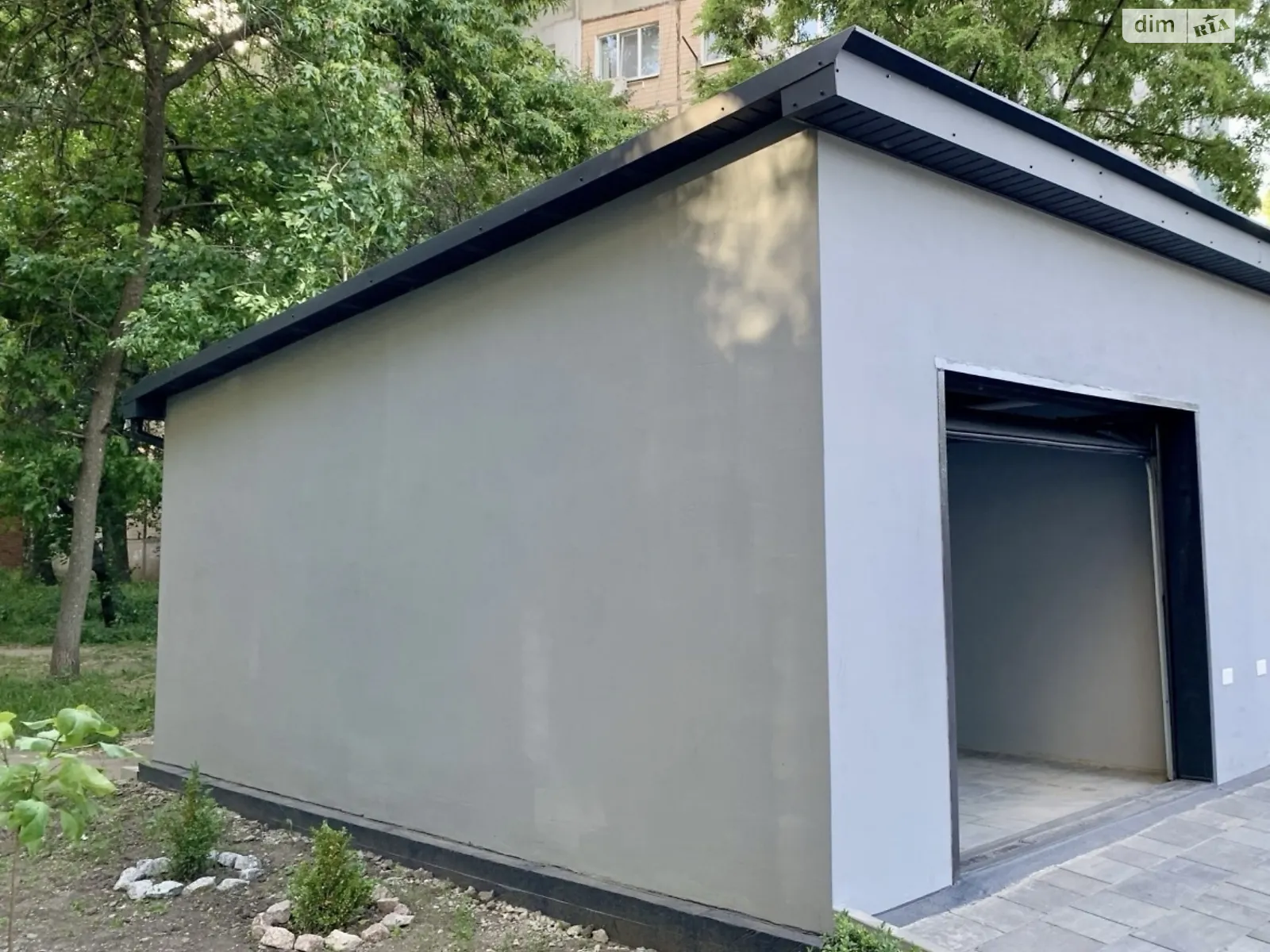 Продается отдельно стоящий гараж универсальный на 24 кв. м, цена: 12500 $ - фото 1