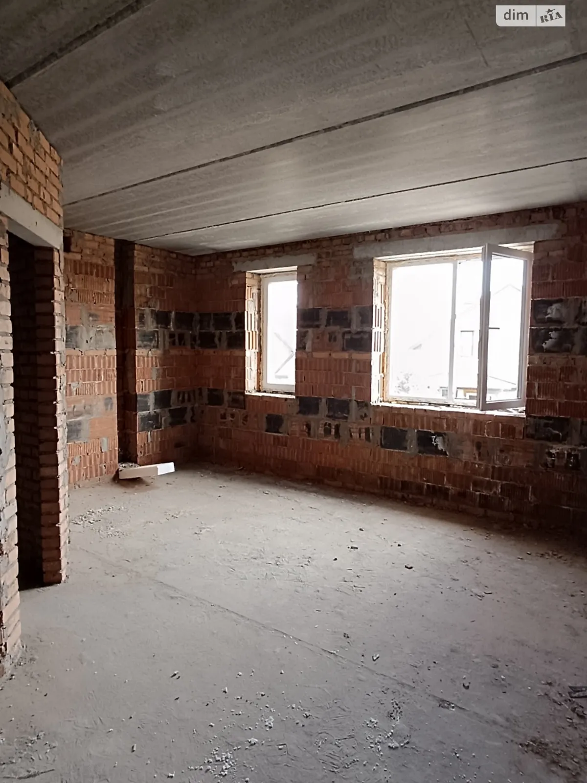 Продается 1-комнатная квартира 30 кв. м в Гостомеле, ул. Юбилейная - фото 1