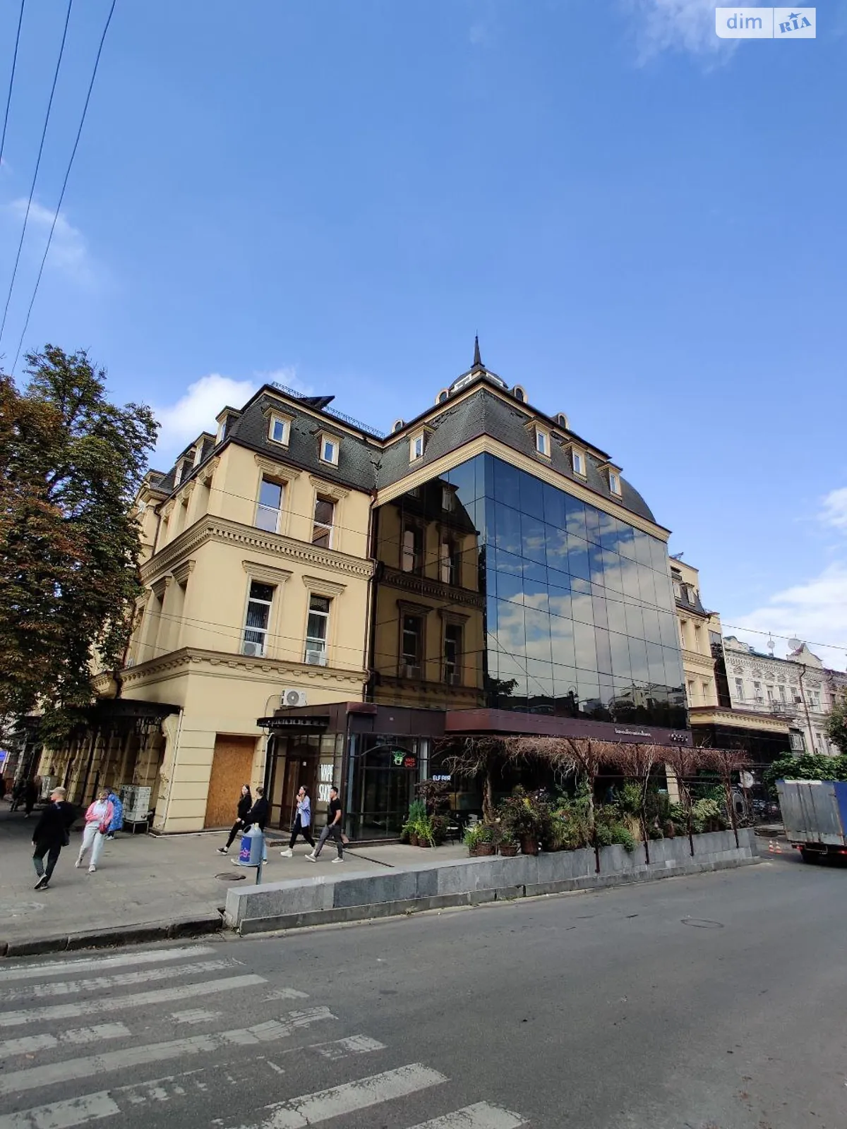 Сдается в аренду офис 120 кв. м в бизнес-центре, цена: 36000 грн - фото 1