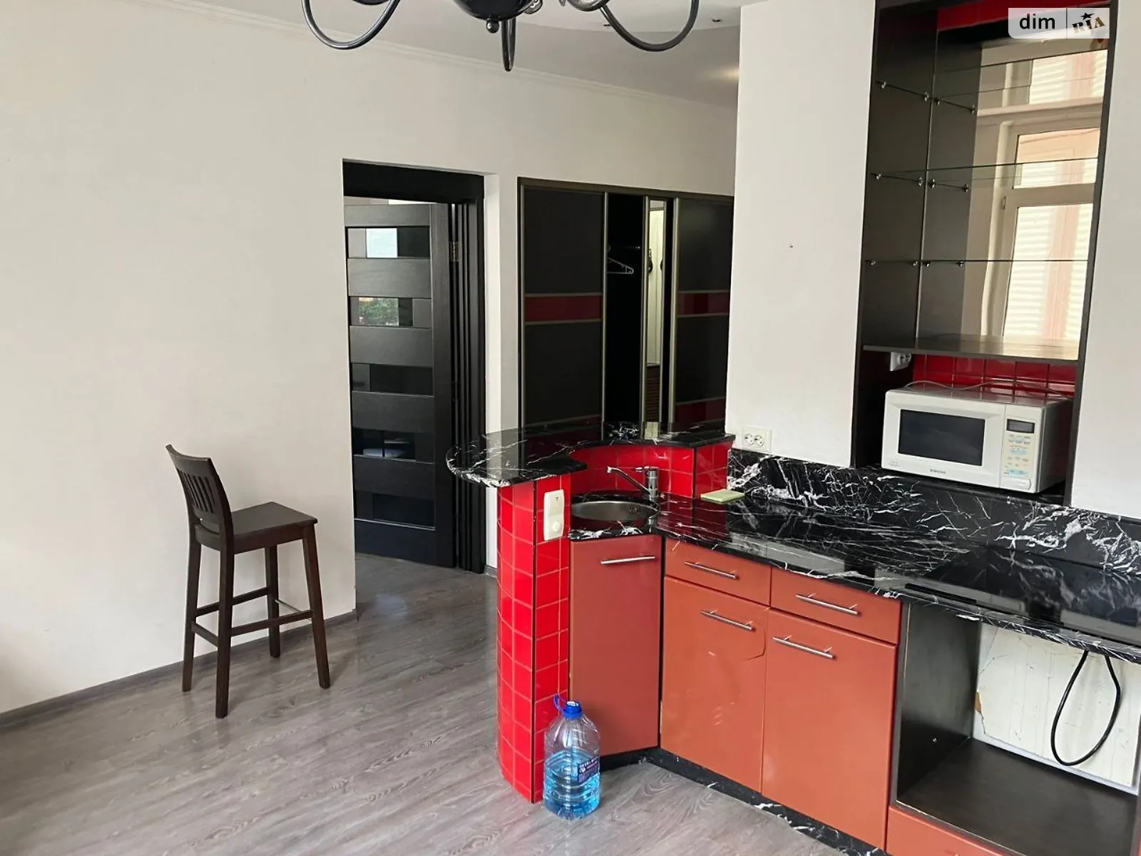Продается 1-комнатная квартира 48 кв. м в Киеве, ул. Василия Симоненко - фото 1
