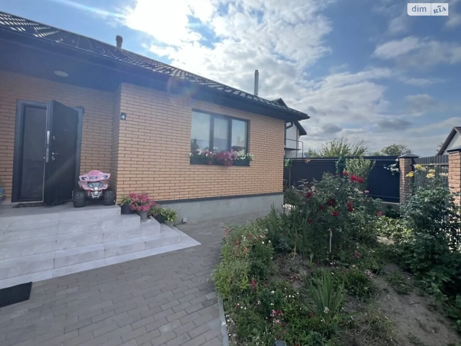 Продається одноповерховий будинок 95 кв. м з бесідкою, цена: 149500 $ - фото 1