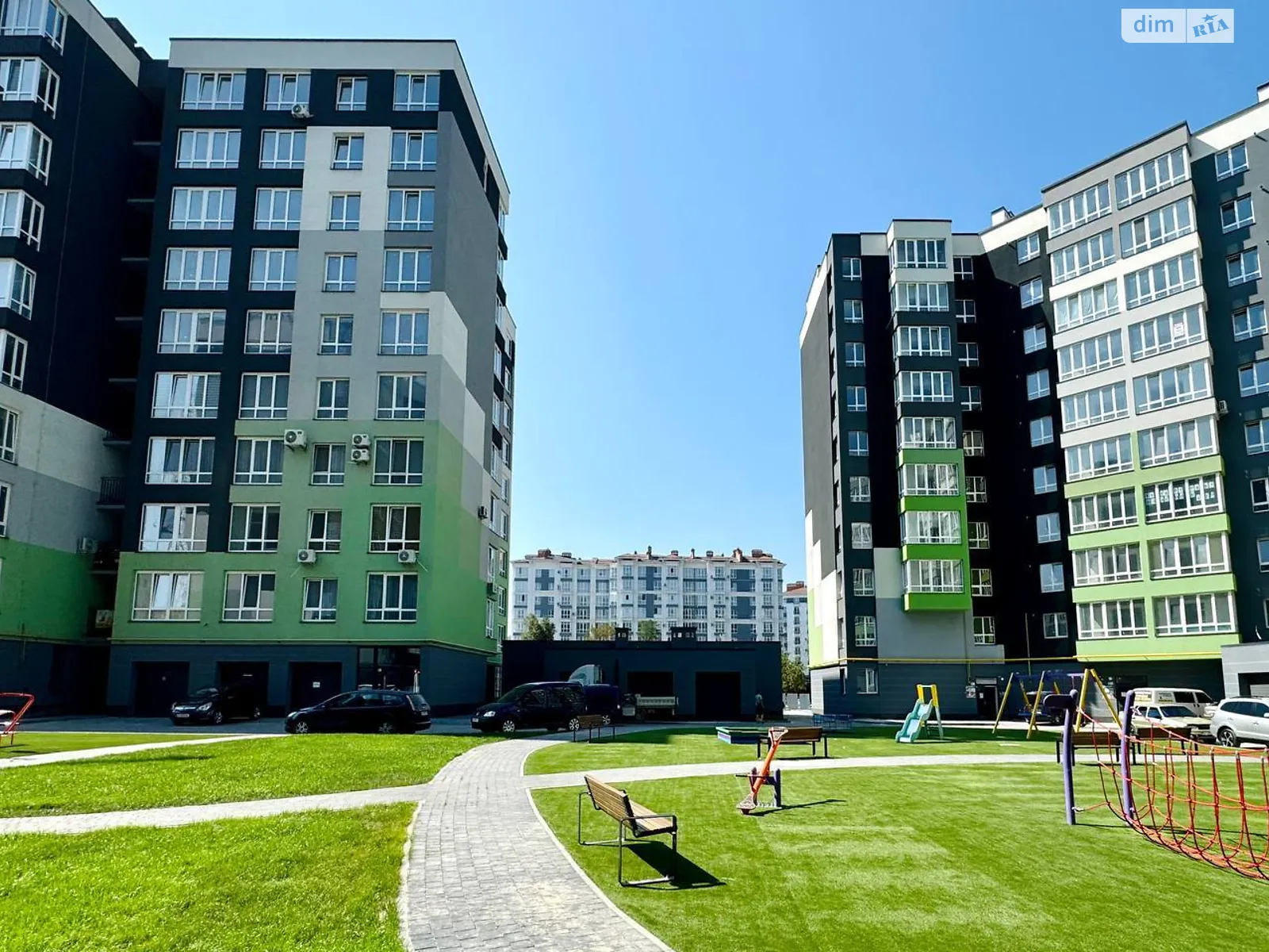 Продается 2-комнатная квартира 65 кв. м в Ивано-Франковске, ул. Приозерная - фото 1