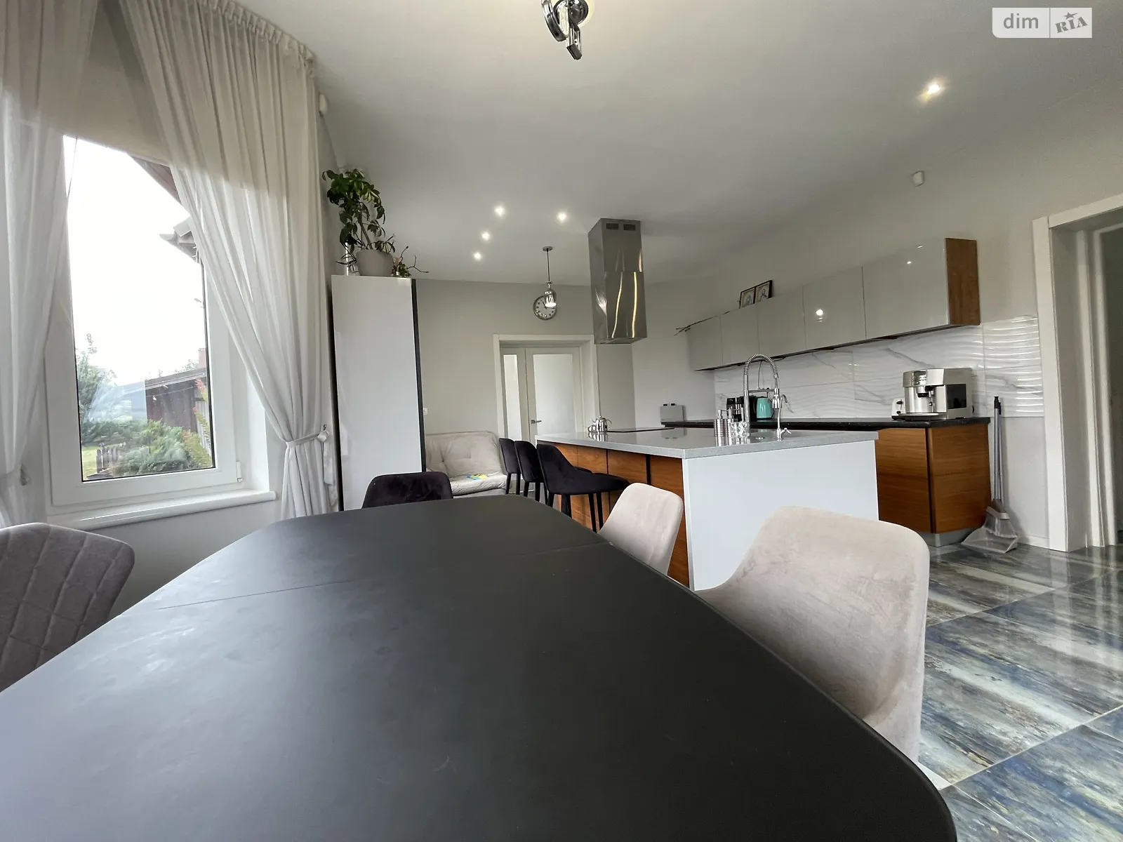 Продається будинок 2 поверховий 290 кв. м з каміном, цена: 280000 $ - фото 1